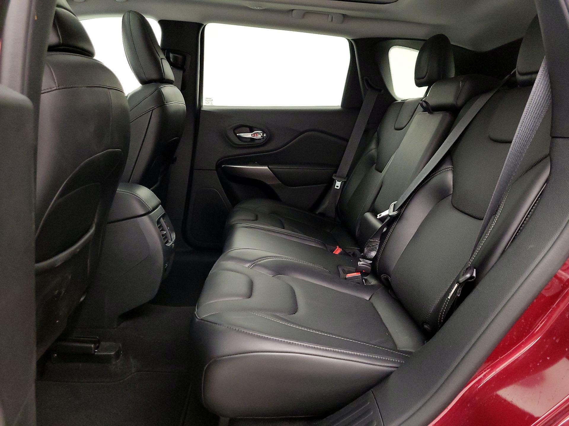 Thumbnail: 2020 Jeep Cherokee - 20