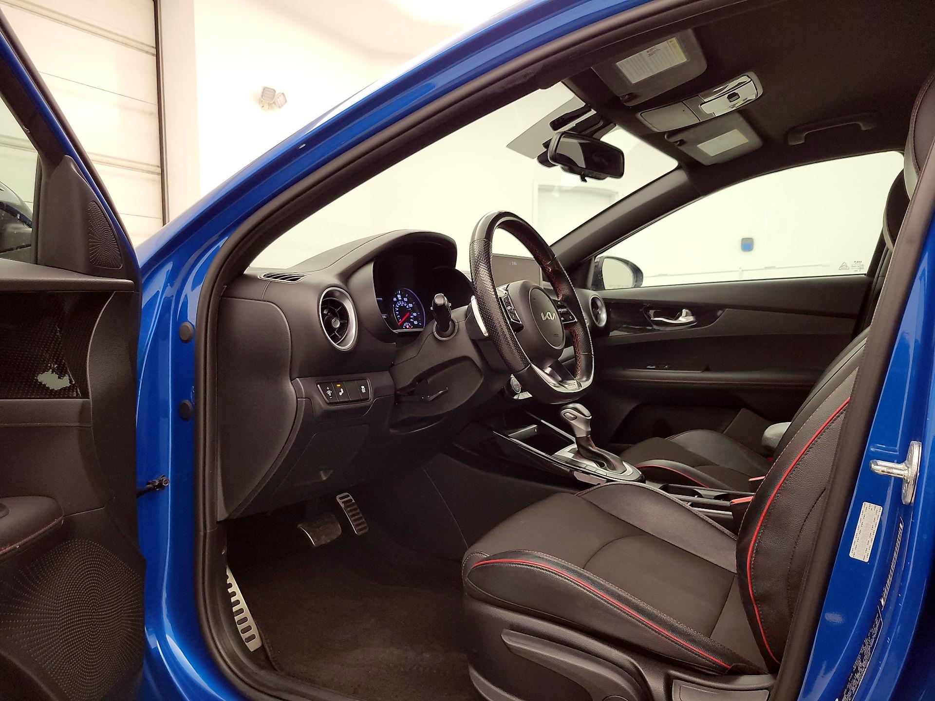 Thumbnail: 2022 Kia Forte - 11