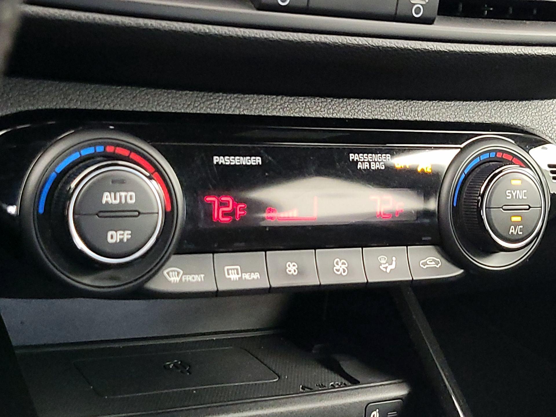 Thumbnail: 2022 Kia Forte - 17