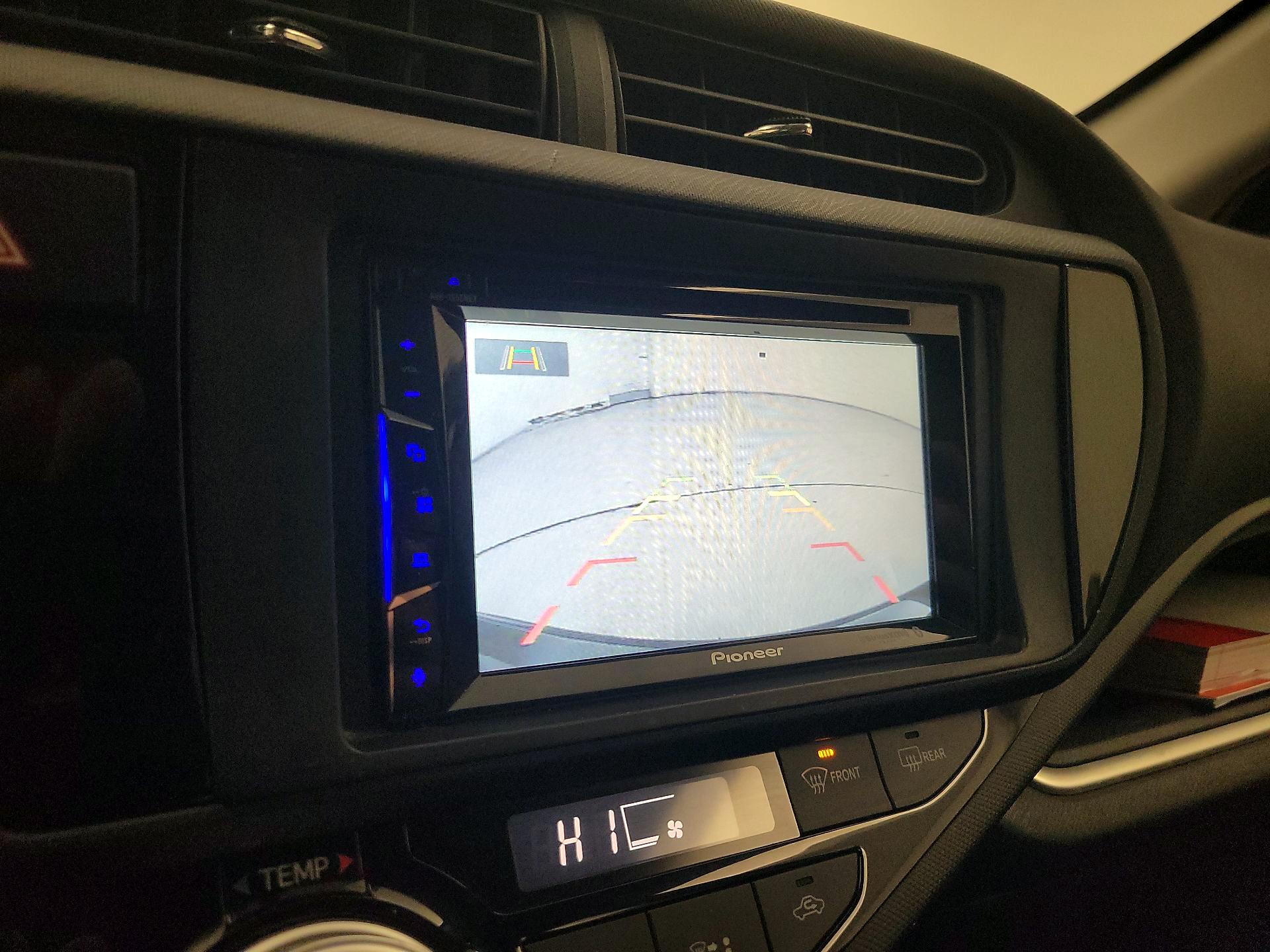 Thumbnail: 2016 Toyota Prius c - 14