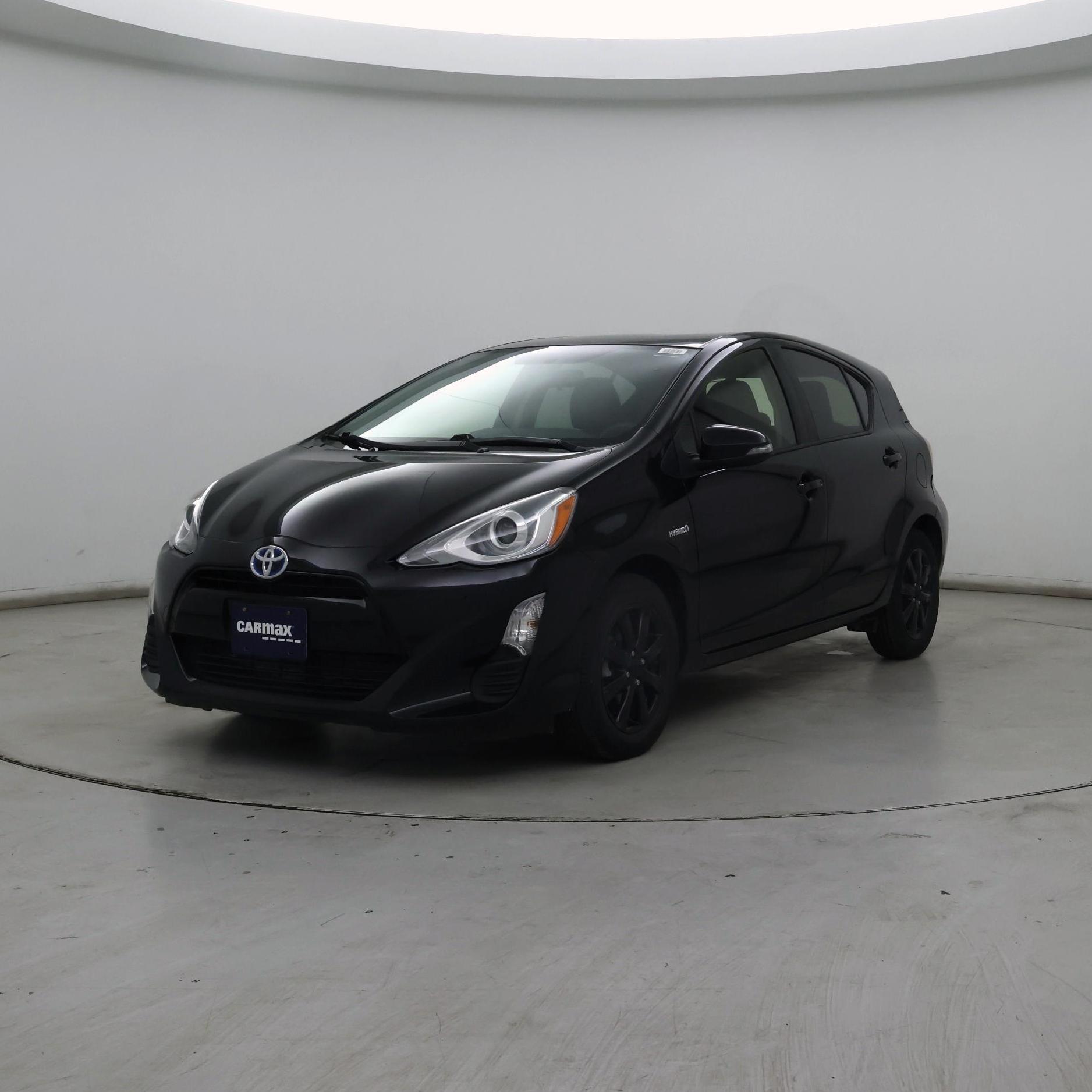 Thumbnail: 2016 Toyota Prius c - 4