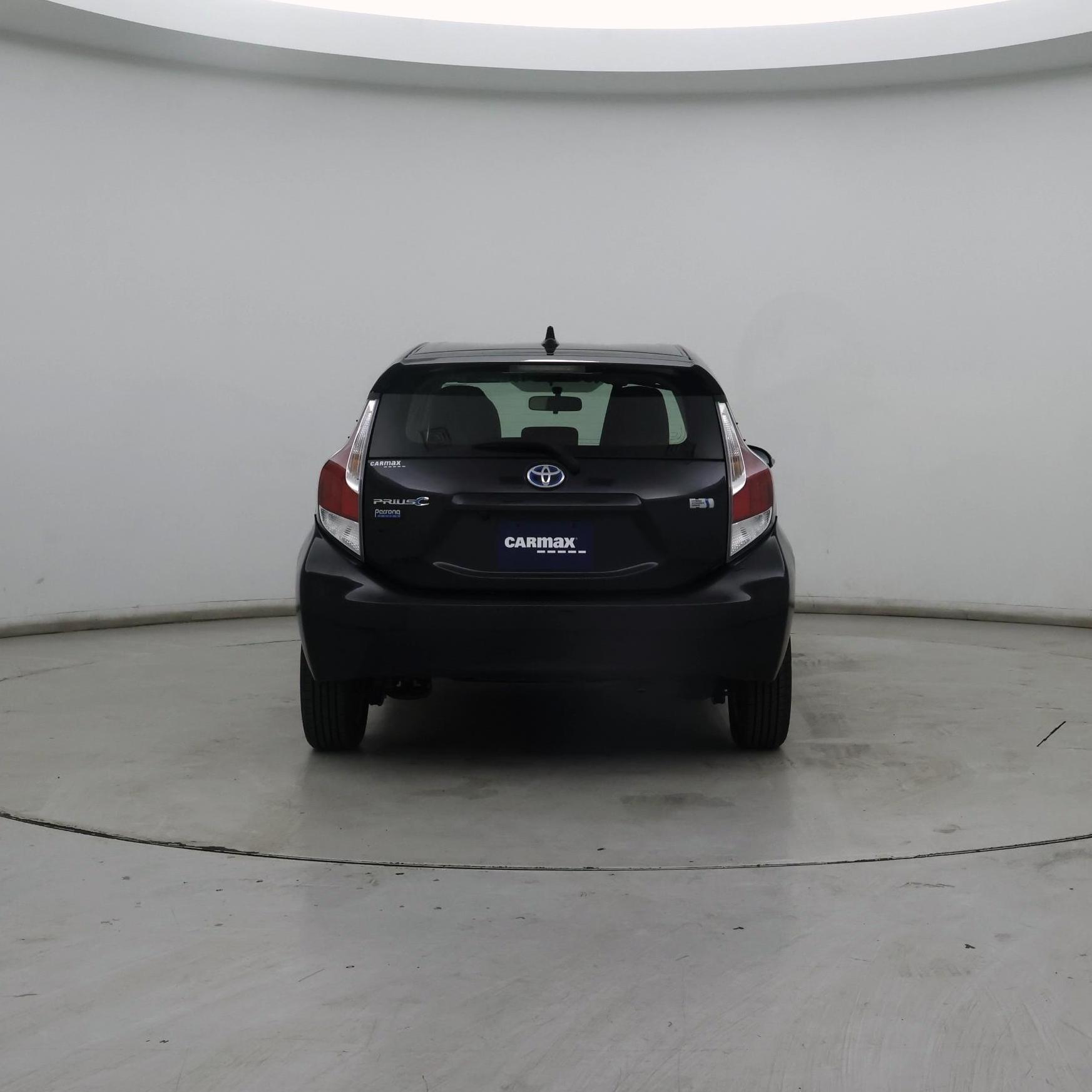 Thumbnail: 2016 Toyota Prius c - 6