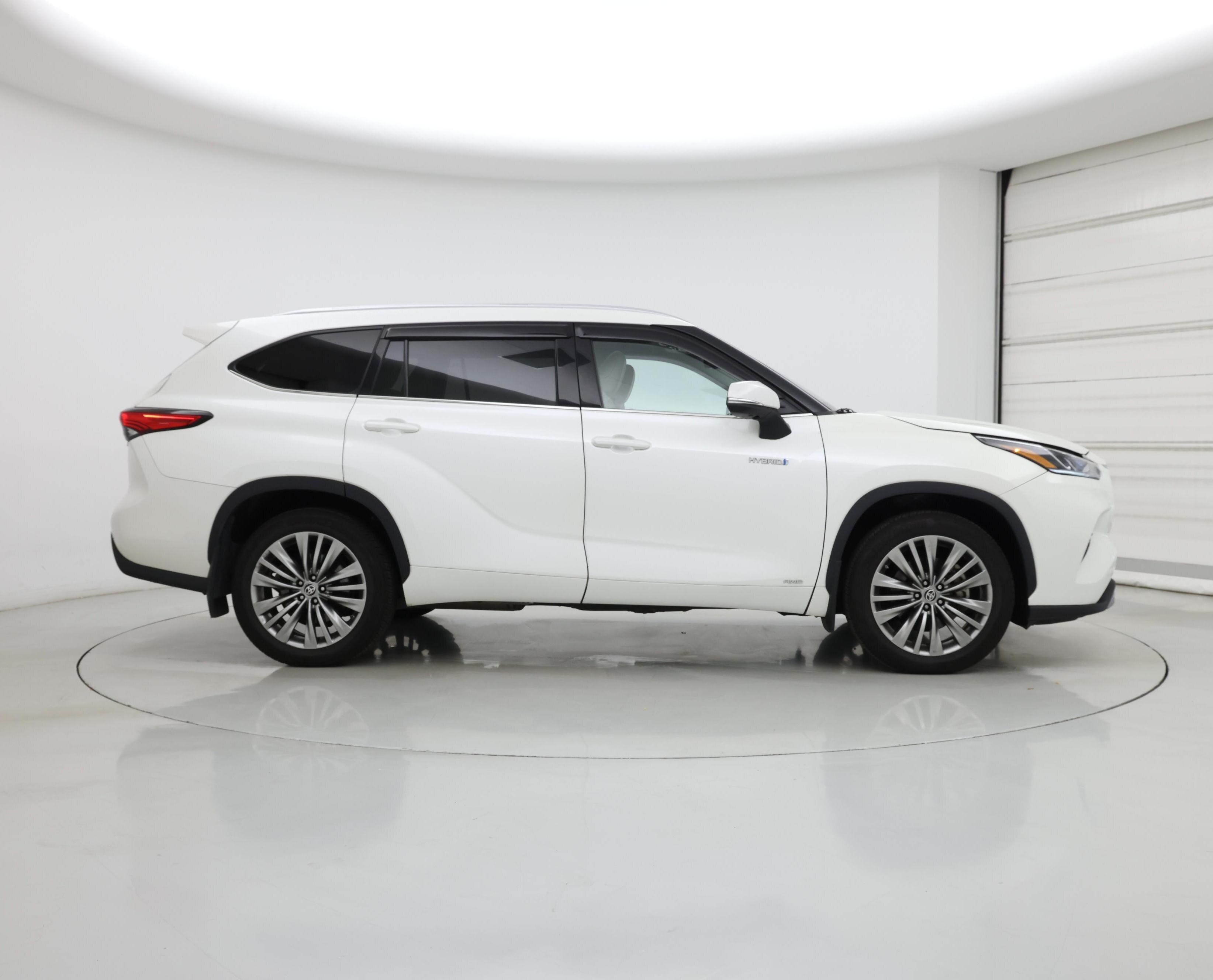 Thumbnail: 2021 Toyota Highlander - 7