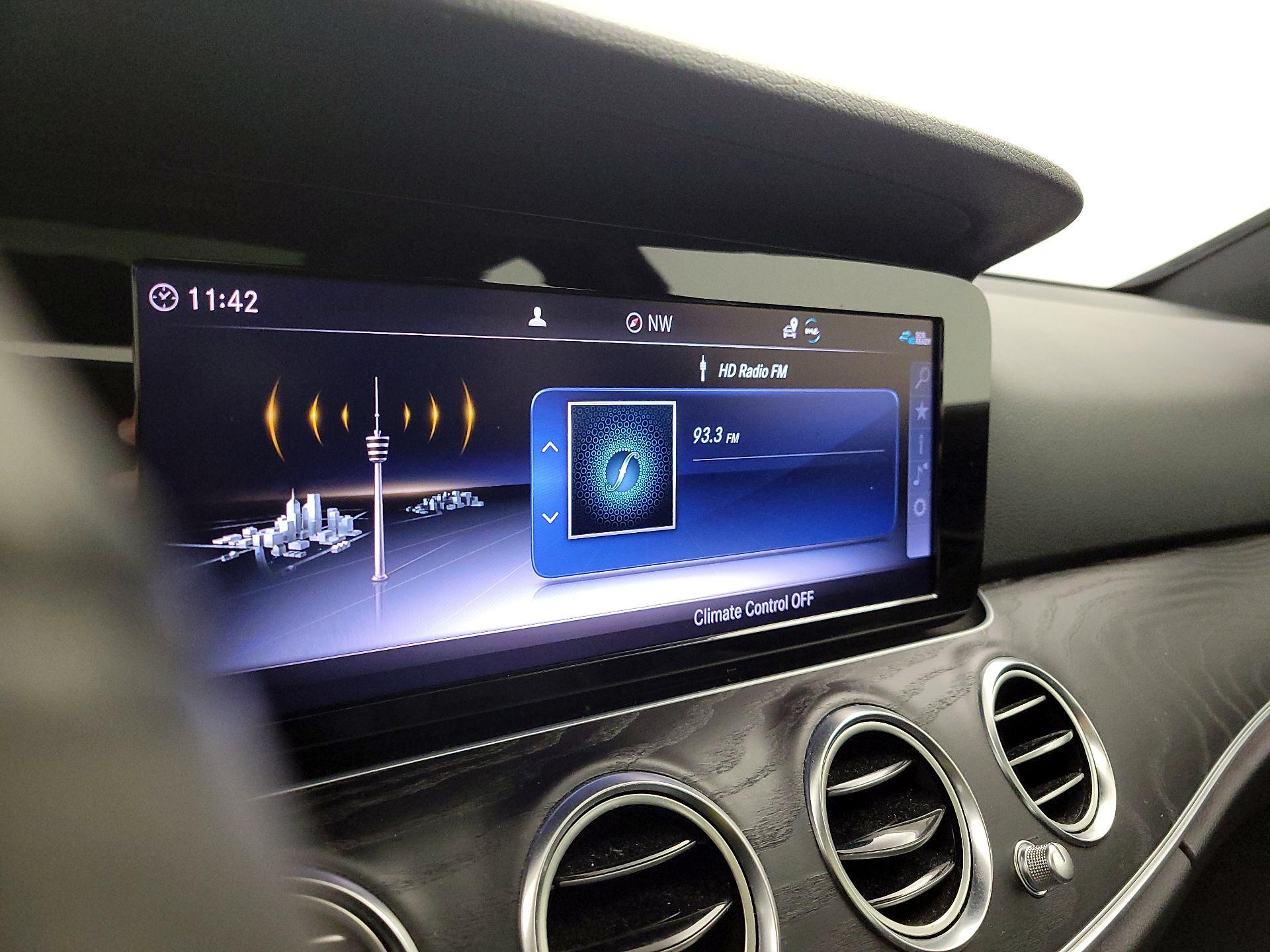 Thumbnail: 2019 Mercedes-Benz E-Class - 16