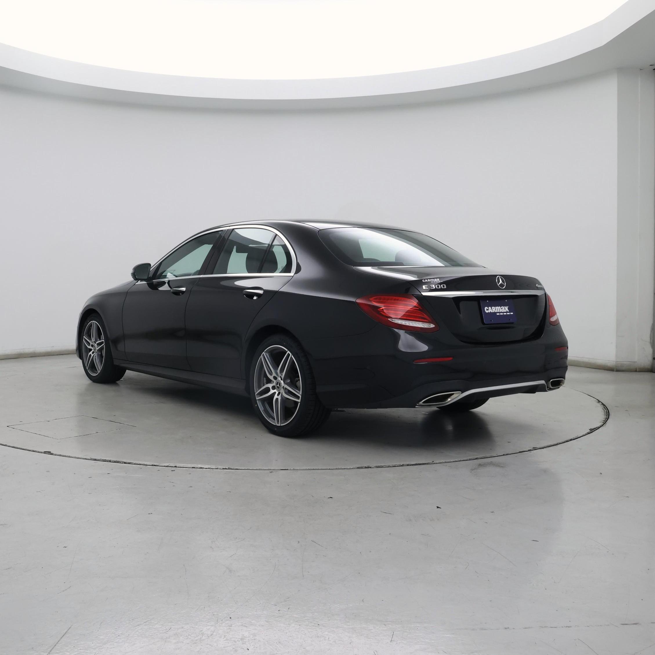 Thumbnail: 2019 Mercedes-Benz E-Class - 2