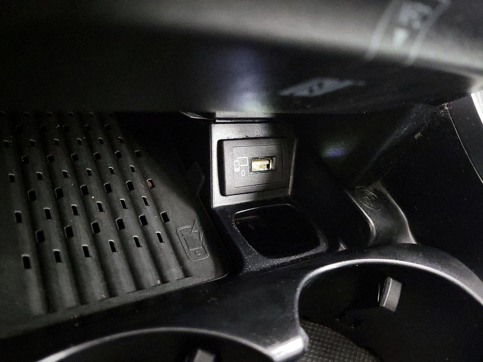 Thumbnail: 2019 Mercedes-Benz E-Class - 19