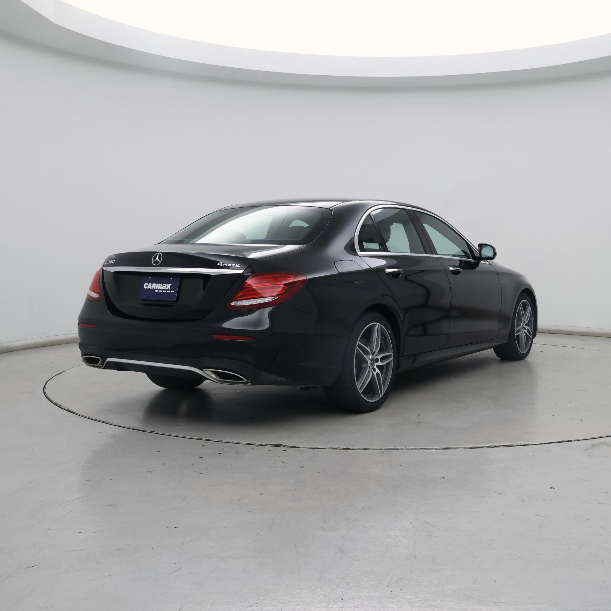 Thumbnail: 2019 Mercedes-Benz E-Class - 8