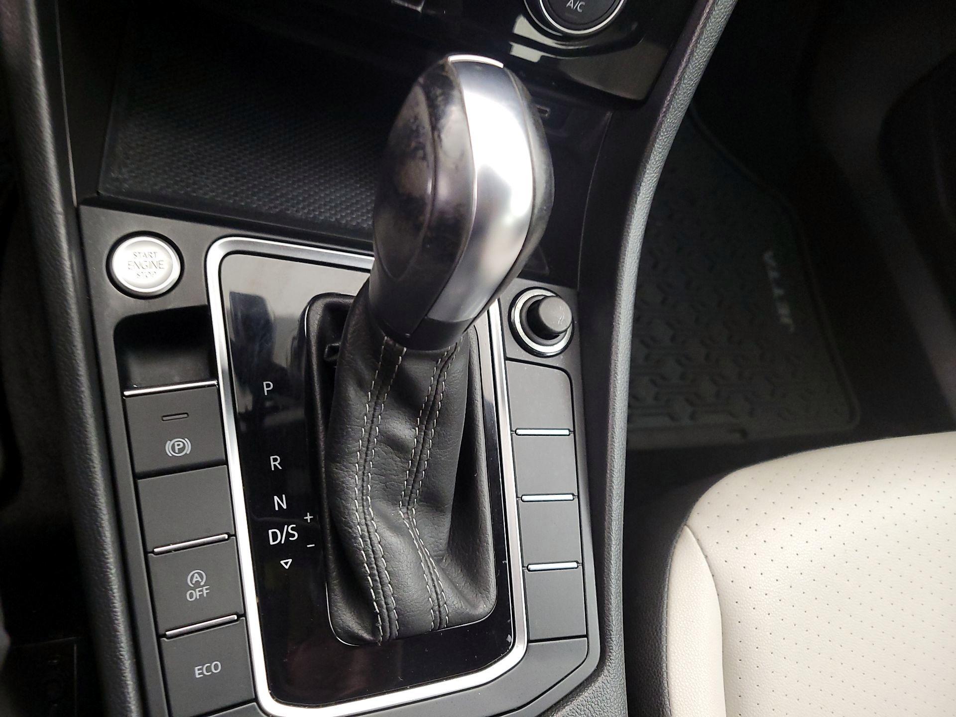 Thumbnail: 2021 Volkswagen Jetta - 17