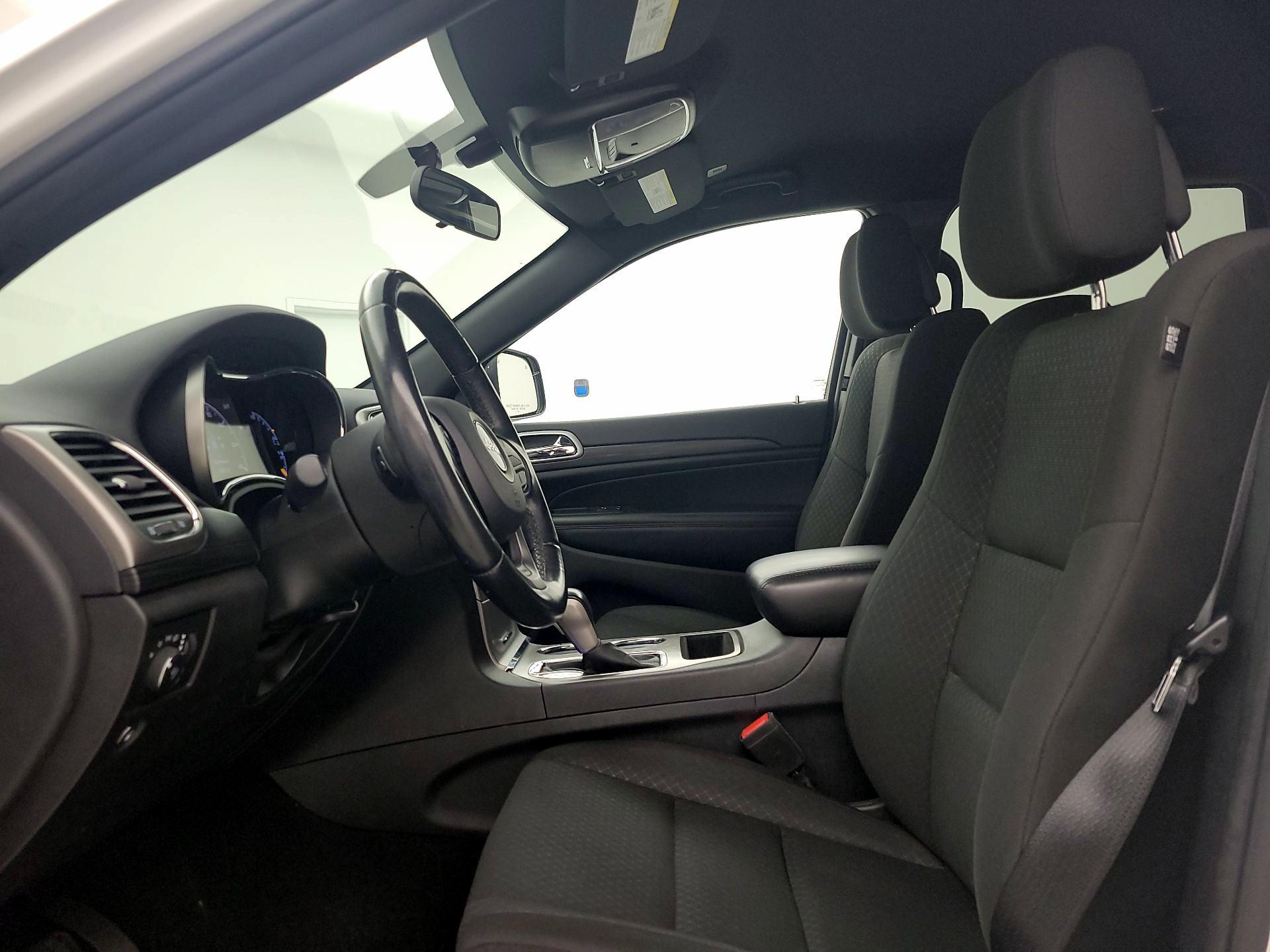 Thumbnail: 2020 Jeep Grand Cherokee - 11