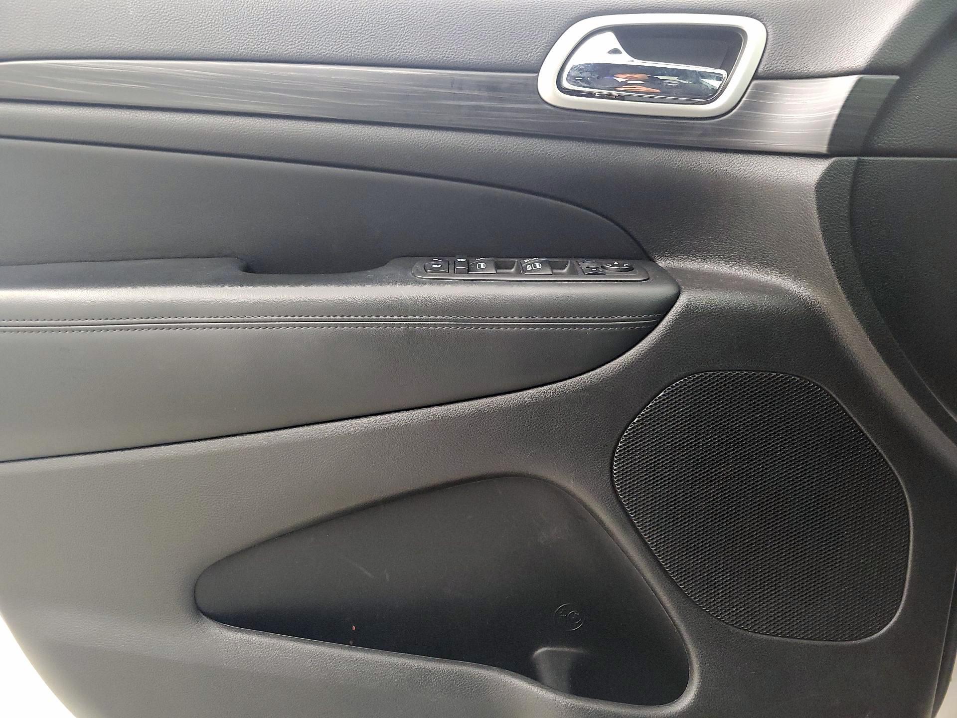 Thumbnail: 2020 Jeep Grand Cherokee - 12