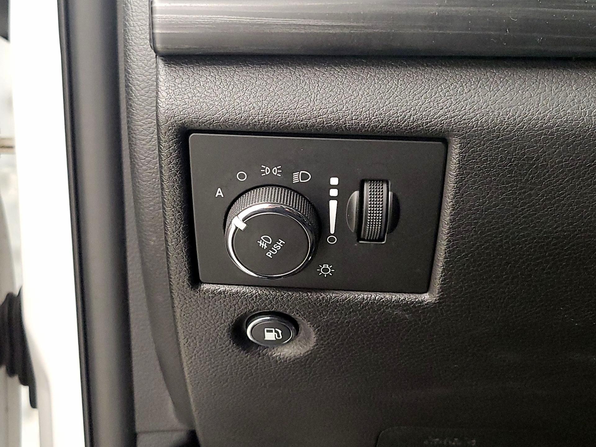 Thumbnail: 2020 Jeep Grand Cherokee - 13