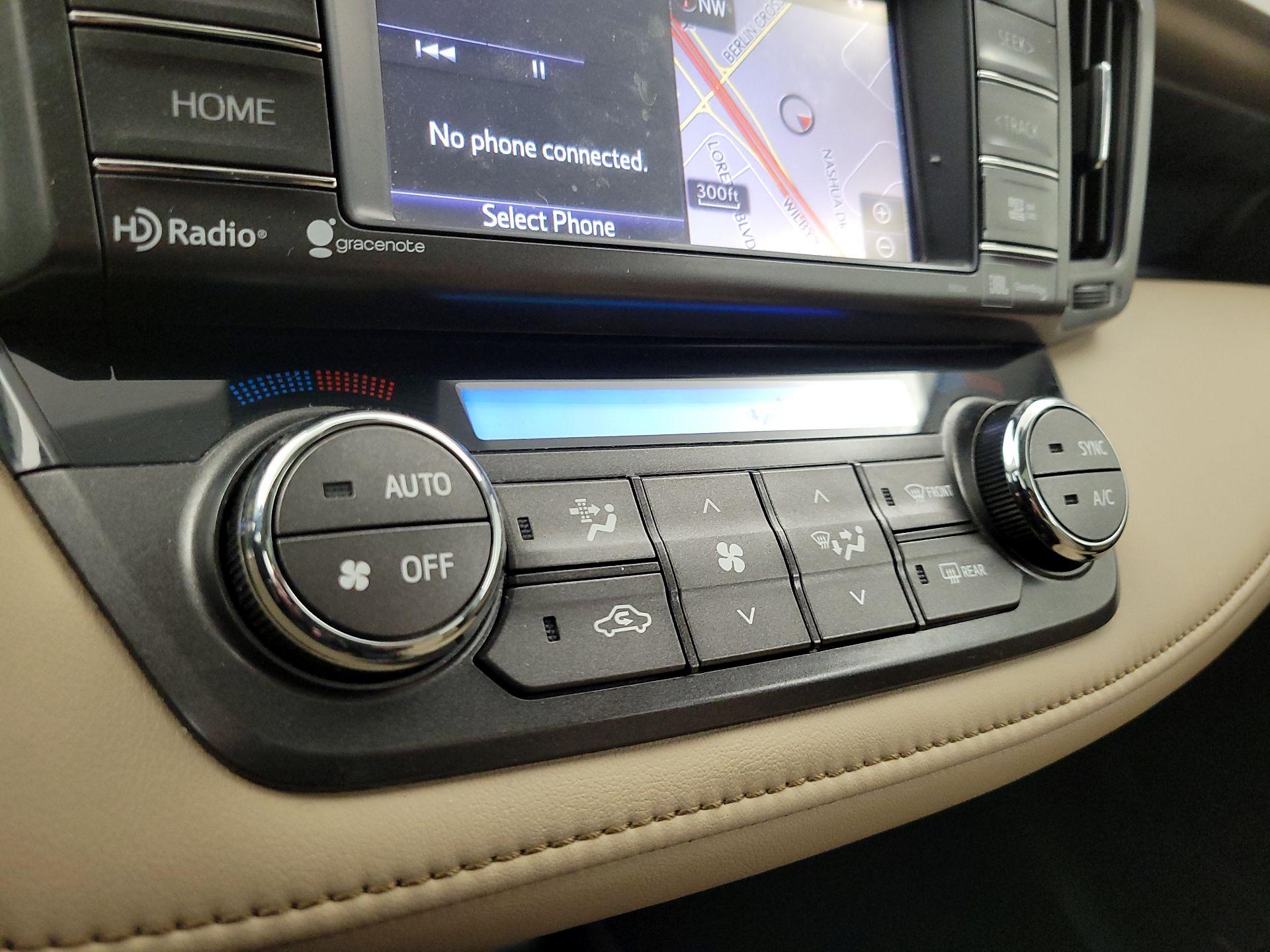 Thumbnail: 2015 Toyota RAV4 - 17