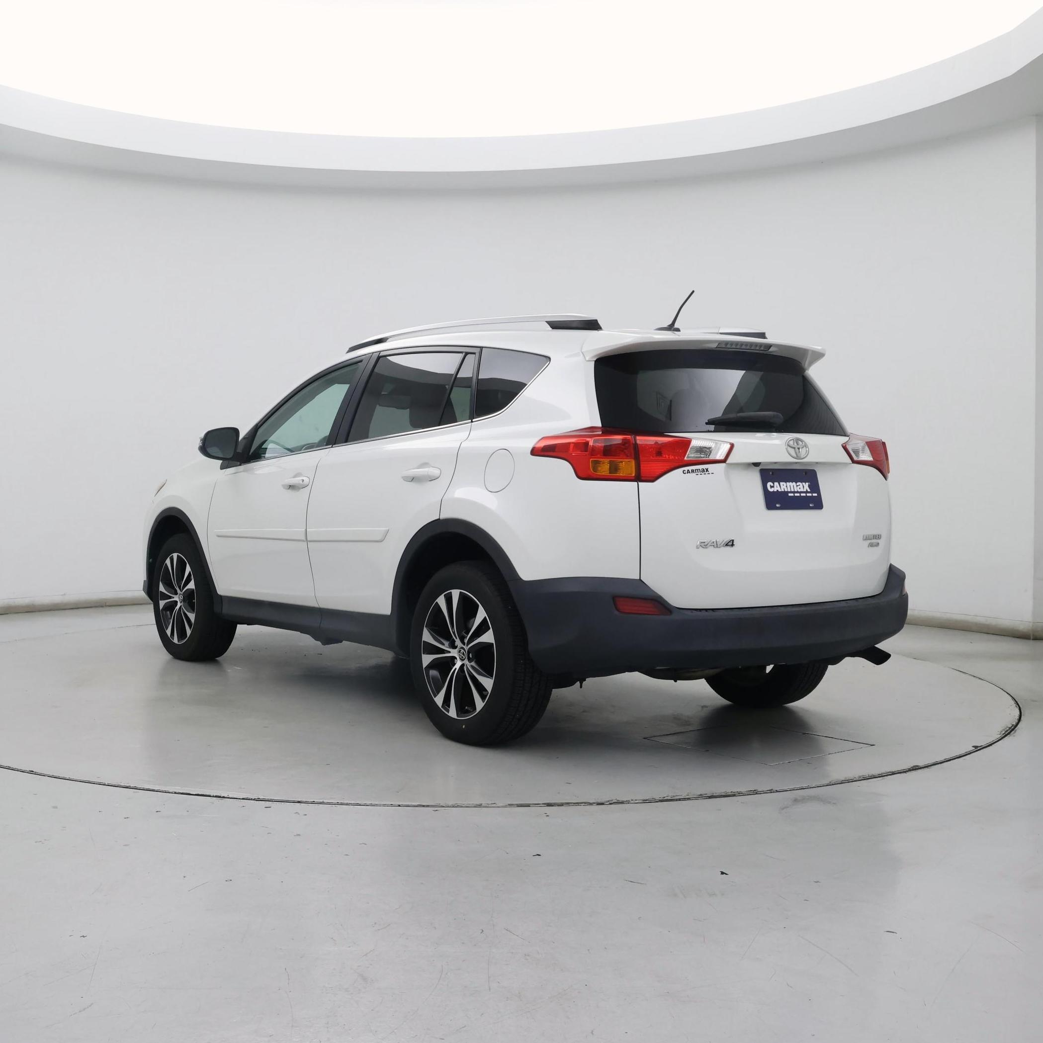 Thumbnail: 2015 Toyota RAV4 - 2