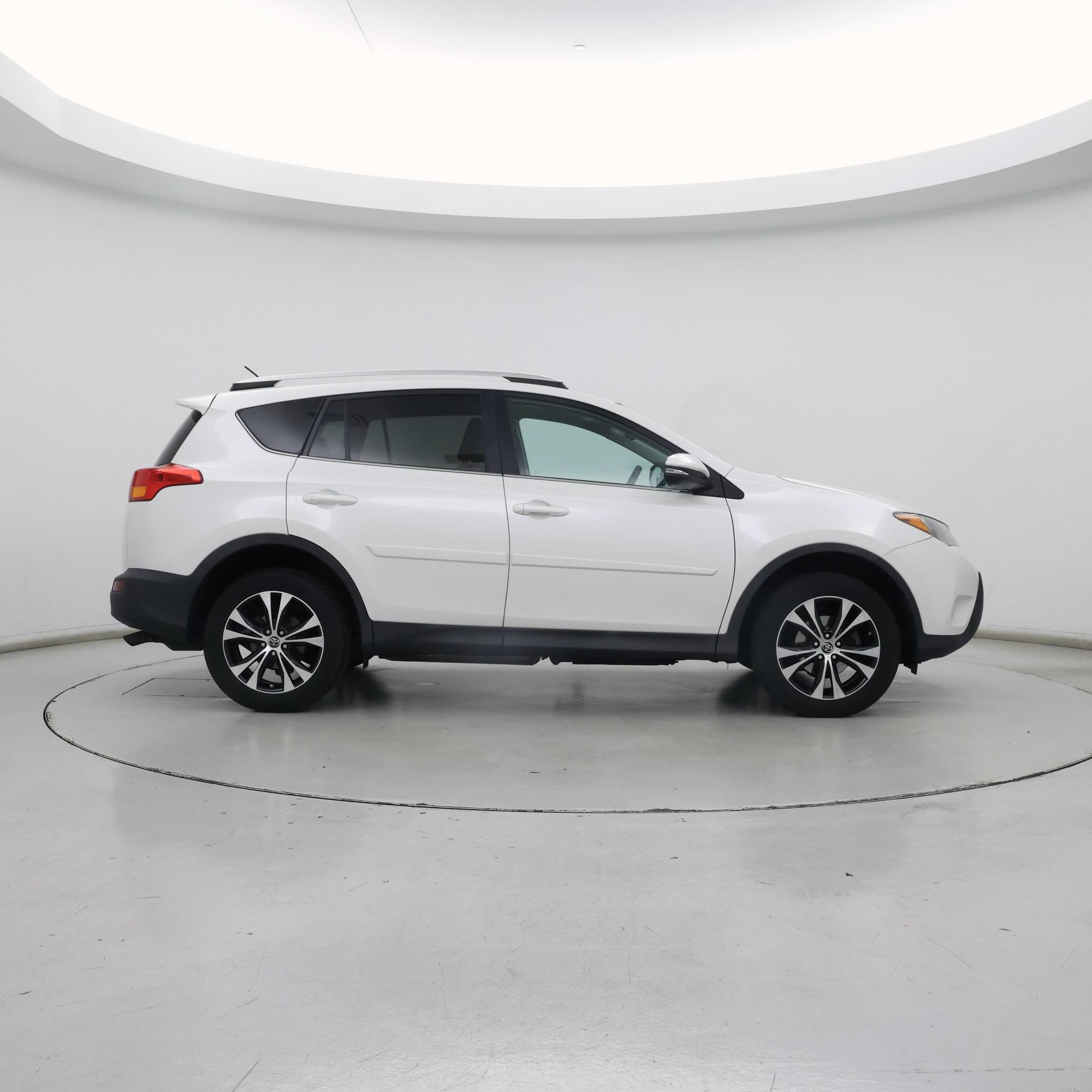 Thumbnail: 2015 Toyota RAV4 - 7