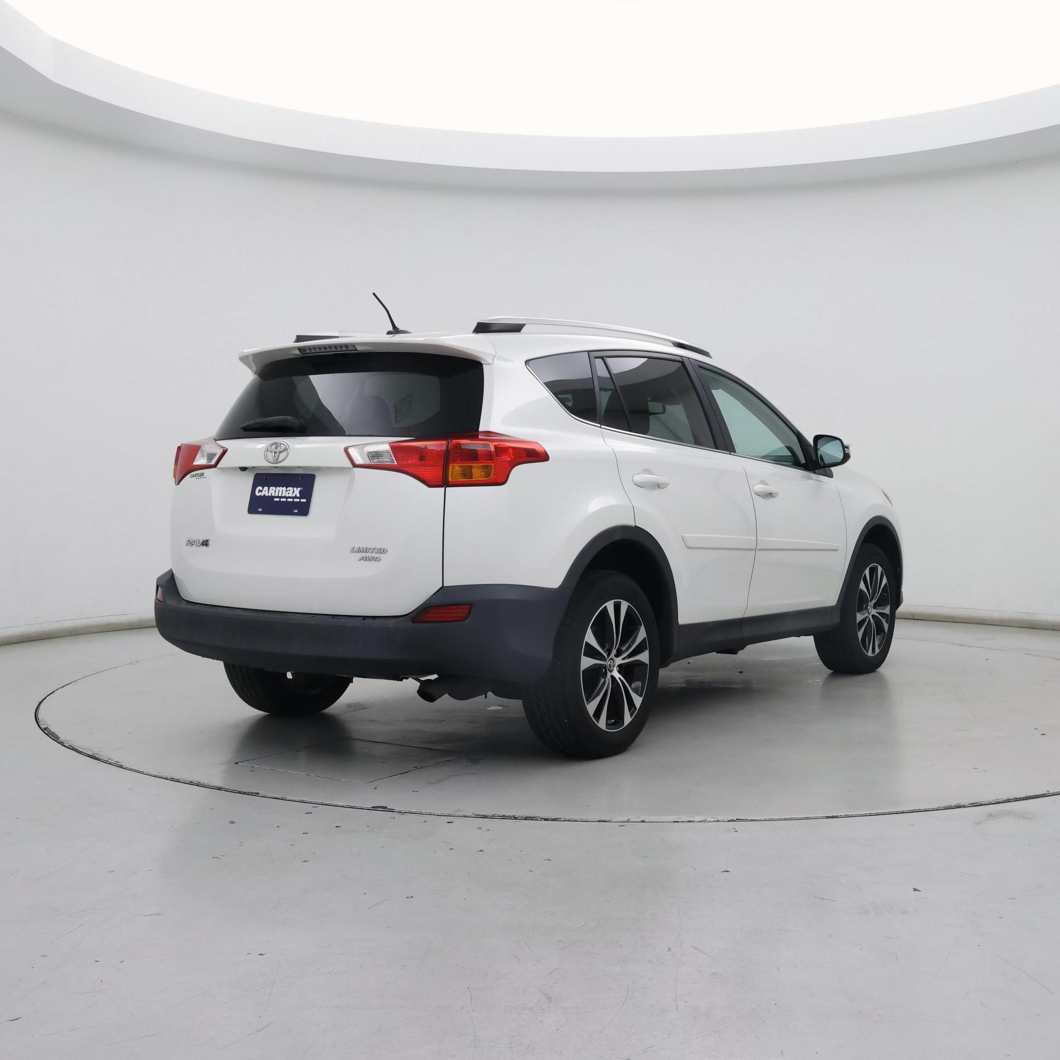 Thumbnail: 2015 Toyota RAV4 - 8