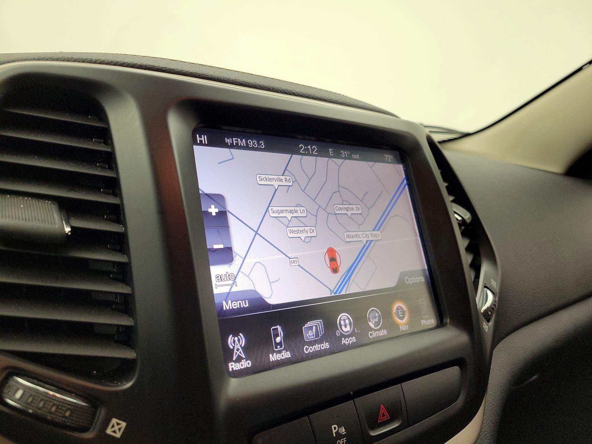 Thumbnail: 2016 Jeep Cherokee - 14