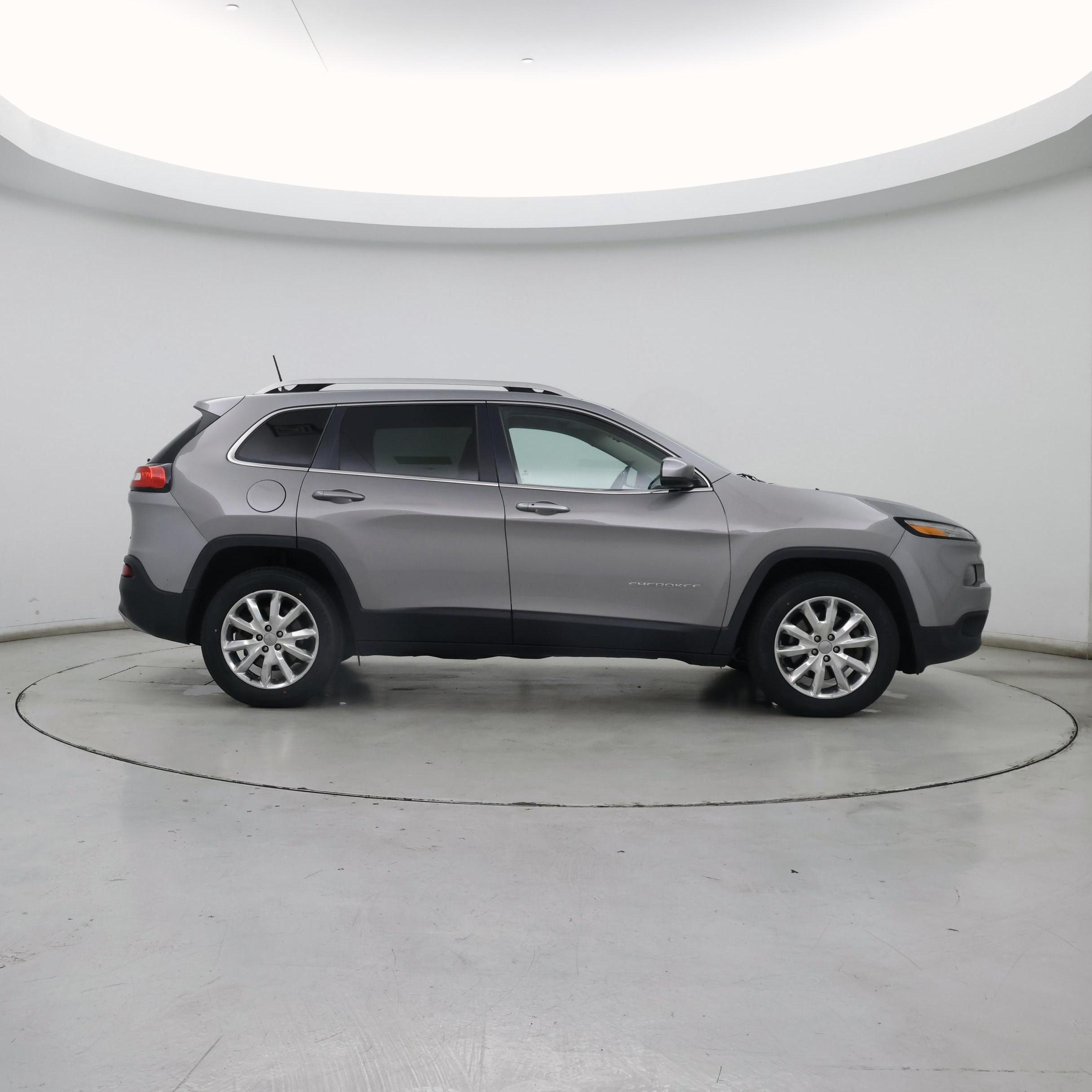 Thumbnail: 2016 Jeep Cherokee - 7