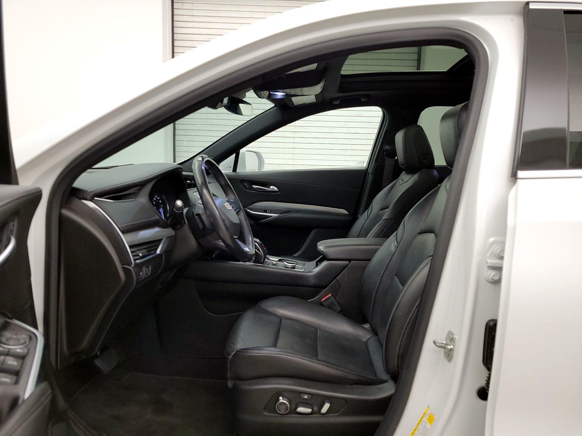 Thumbnail: 2019 Cadillac XT4 - 11