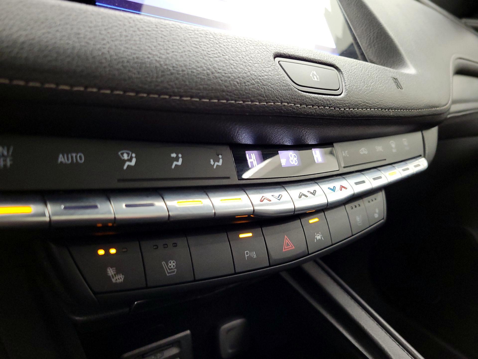 Thumbnail: 2019 Cadillac XT4 - 17