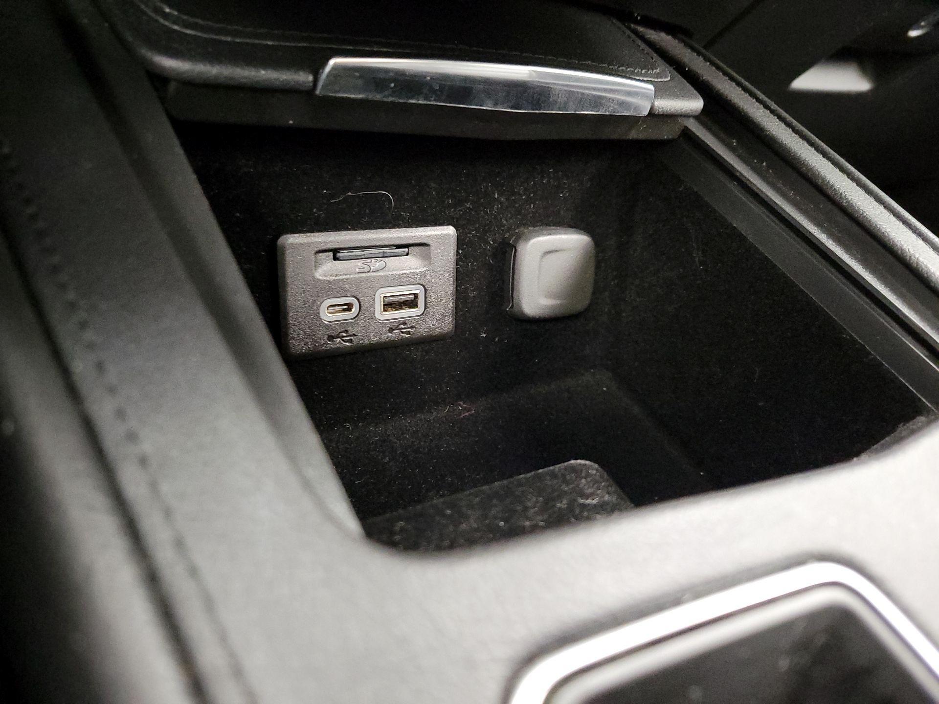 Thumbnail: 2019 Cadillac XT4 - 19