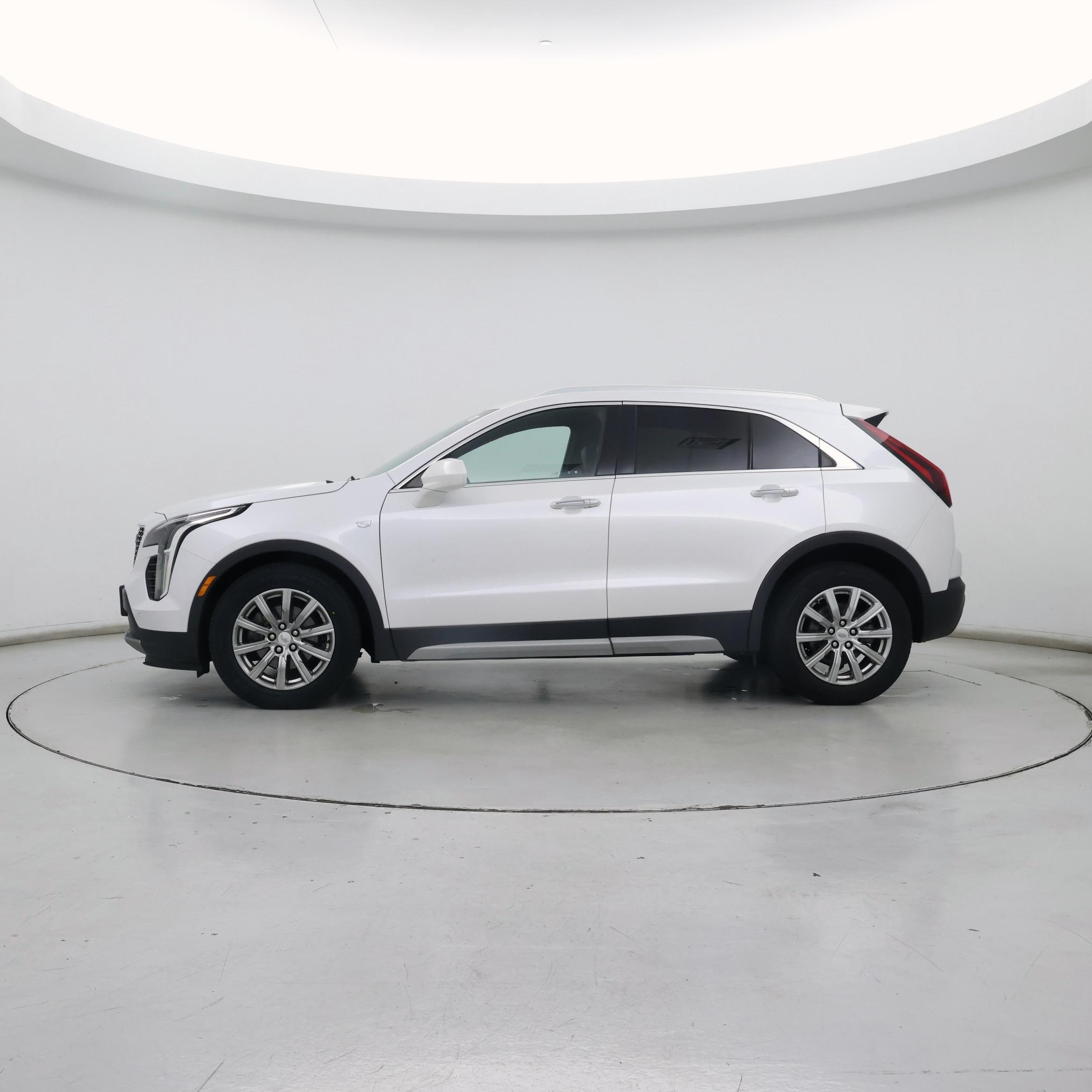 Thumbnail: 2019 Cadillac XT4 - 3