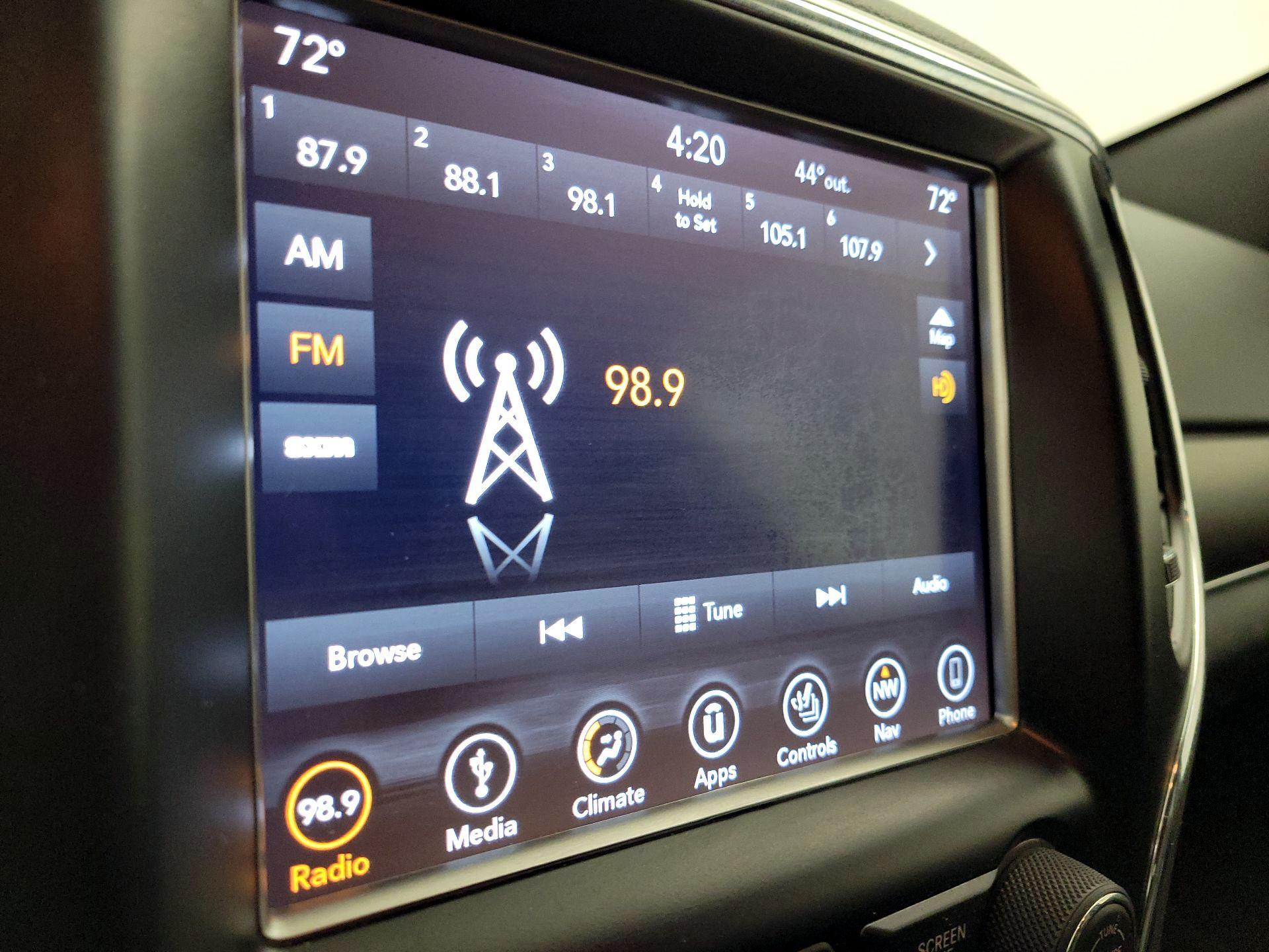 Thumbnail: 2018 Jeep Grand Cherokee - 16