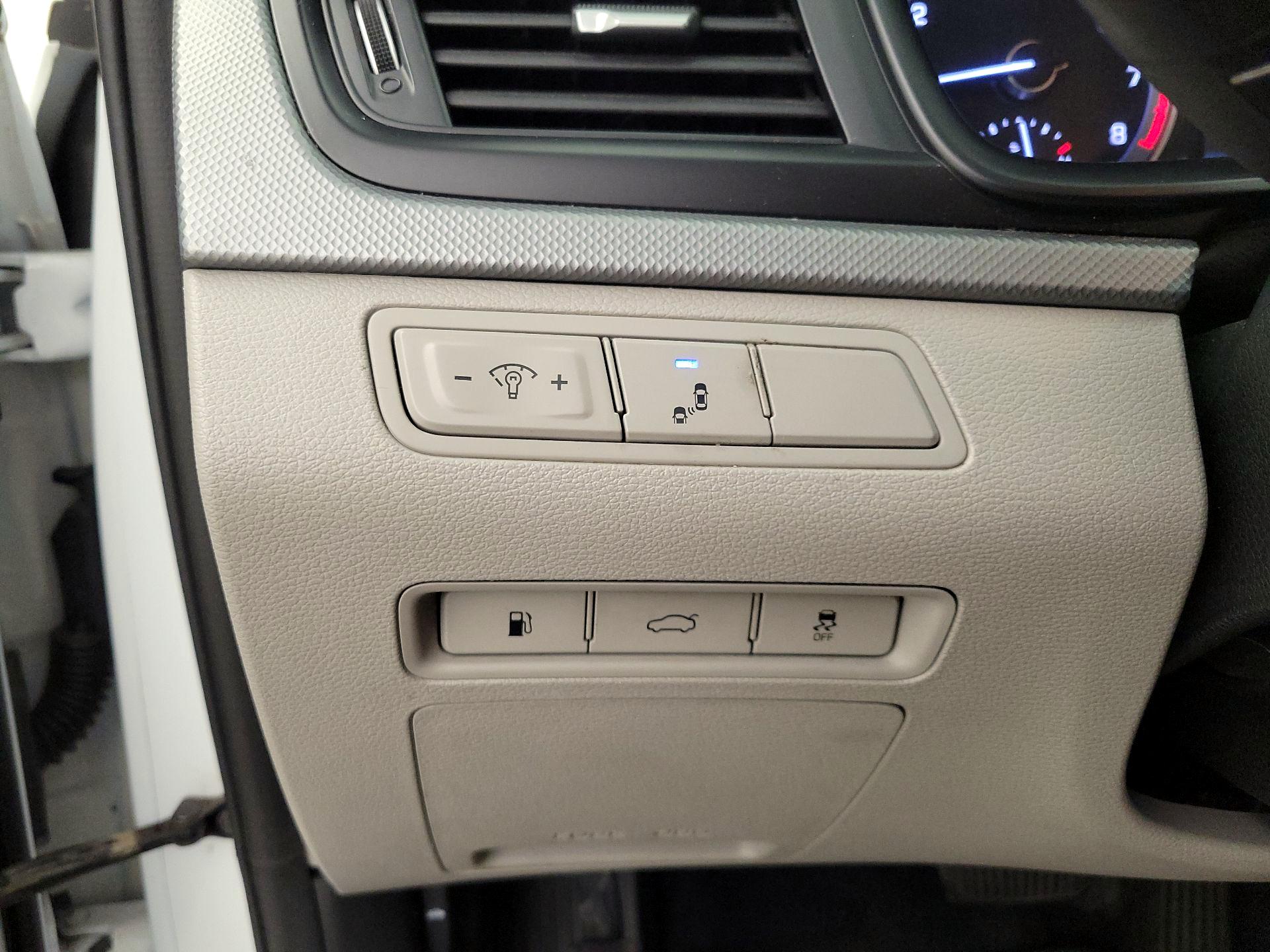 Thumbnail: 2018 Hyundai Sonata - 13