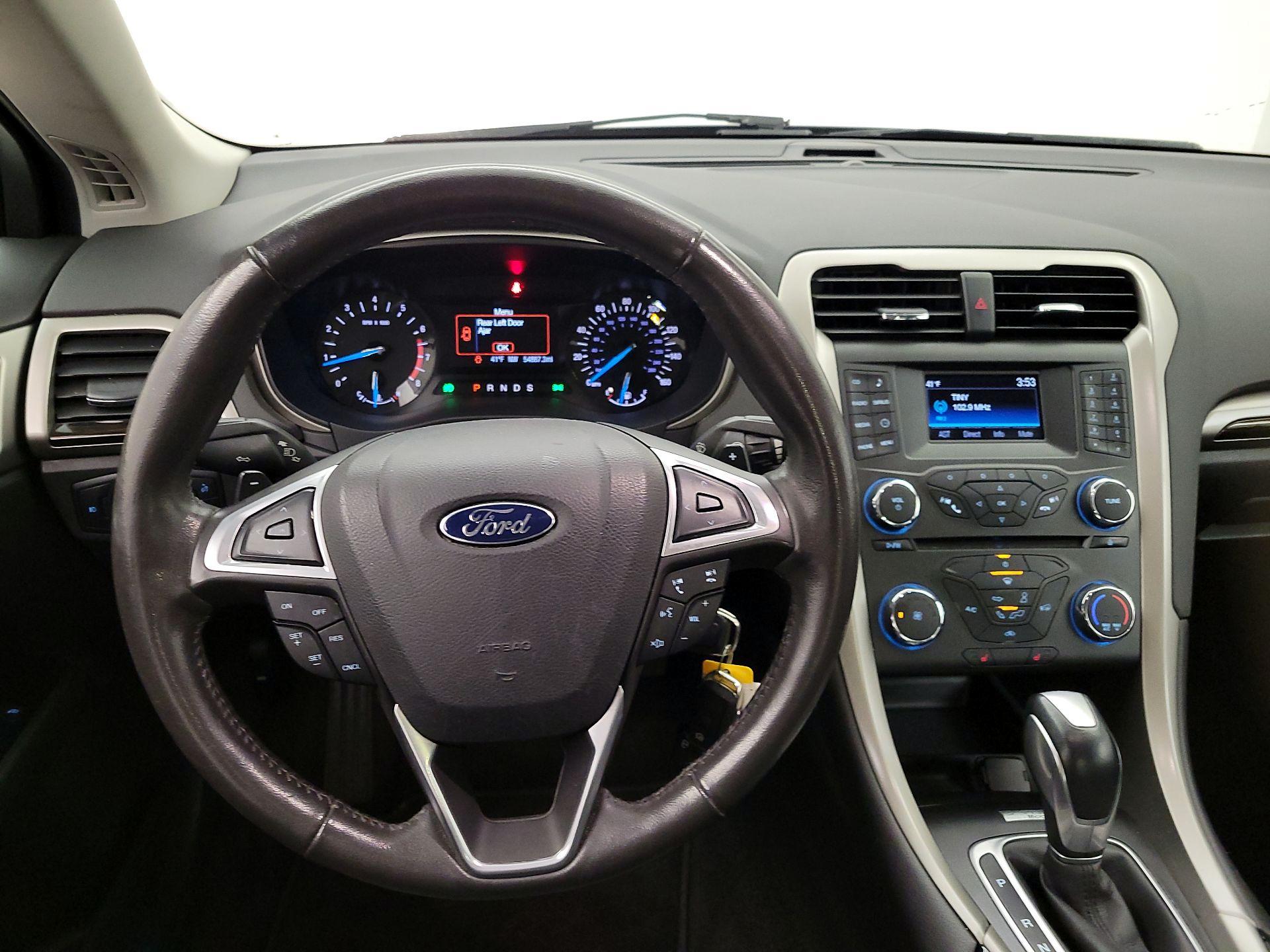 Thumbnail: 2015 Ford Fusion - 10