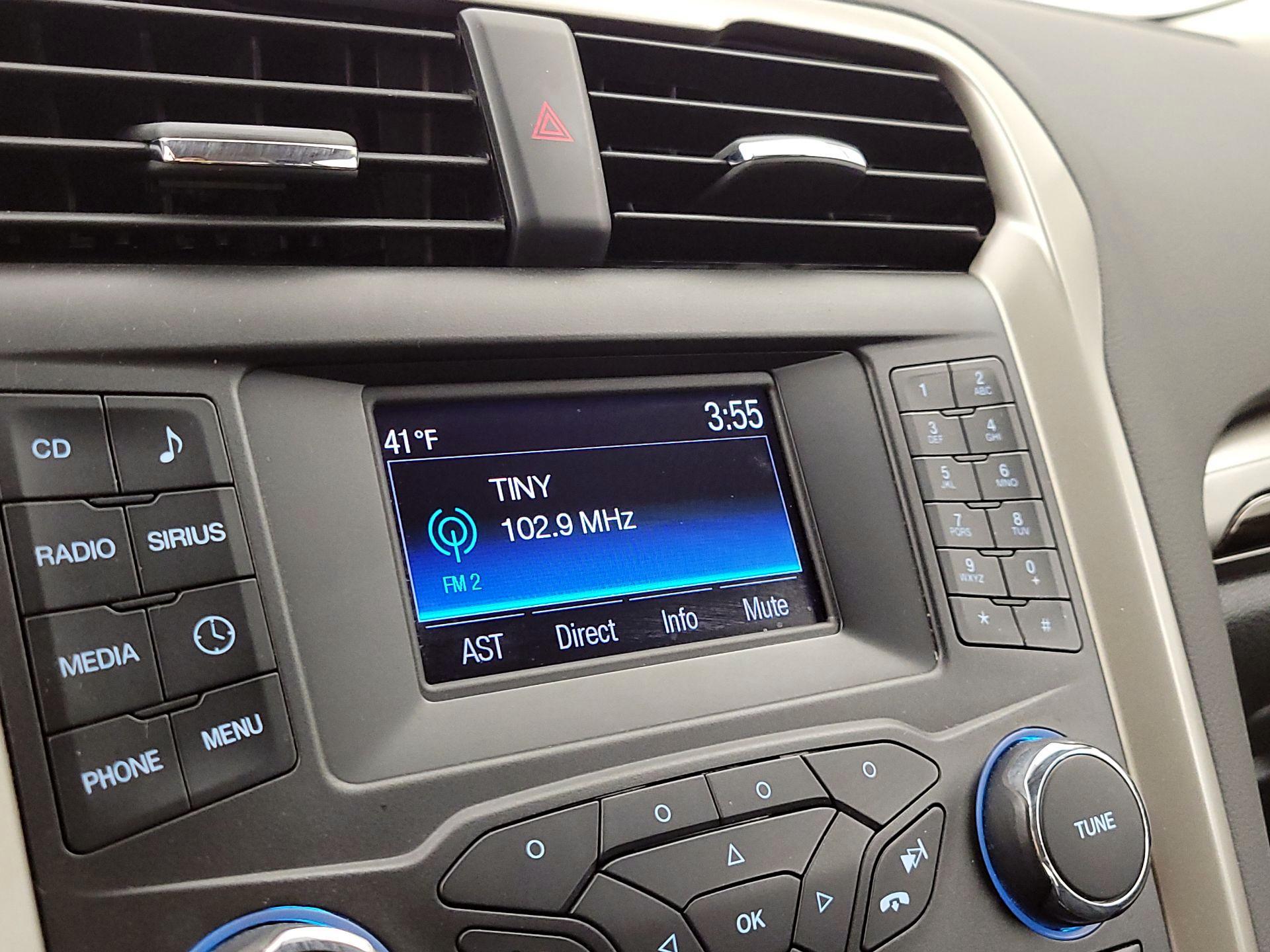 Thumbnail: 2015 Ford Fusion - 15