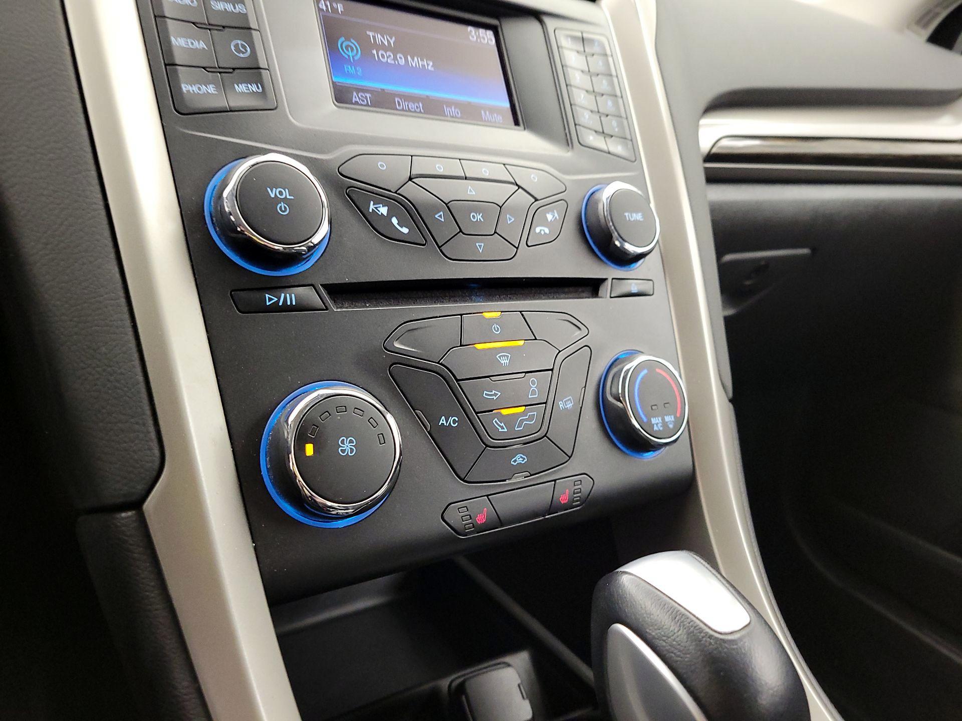 Thumbnail: 2015 Ford Fusion - 16