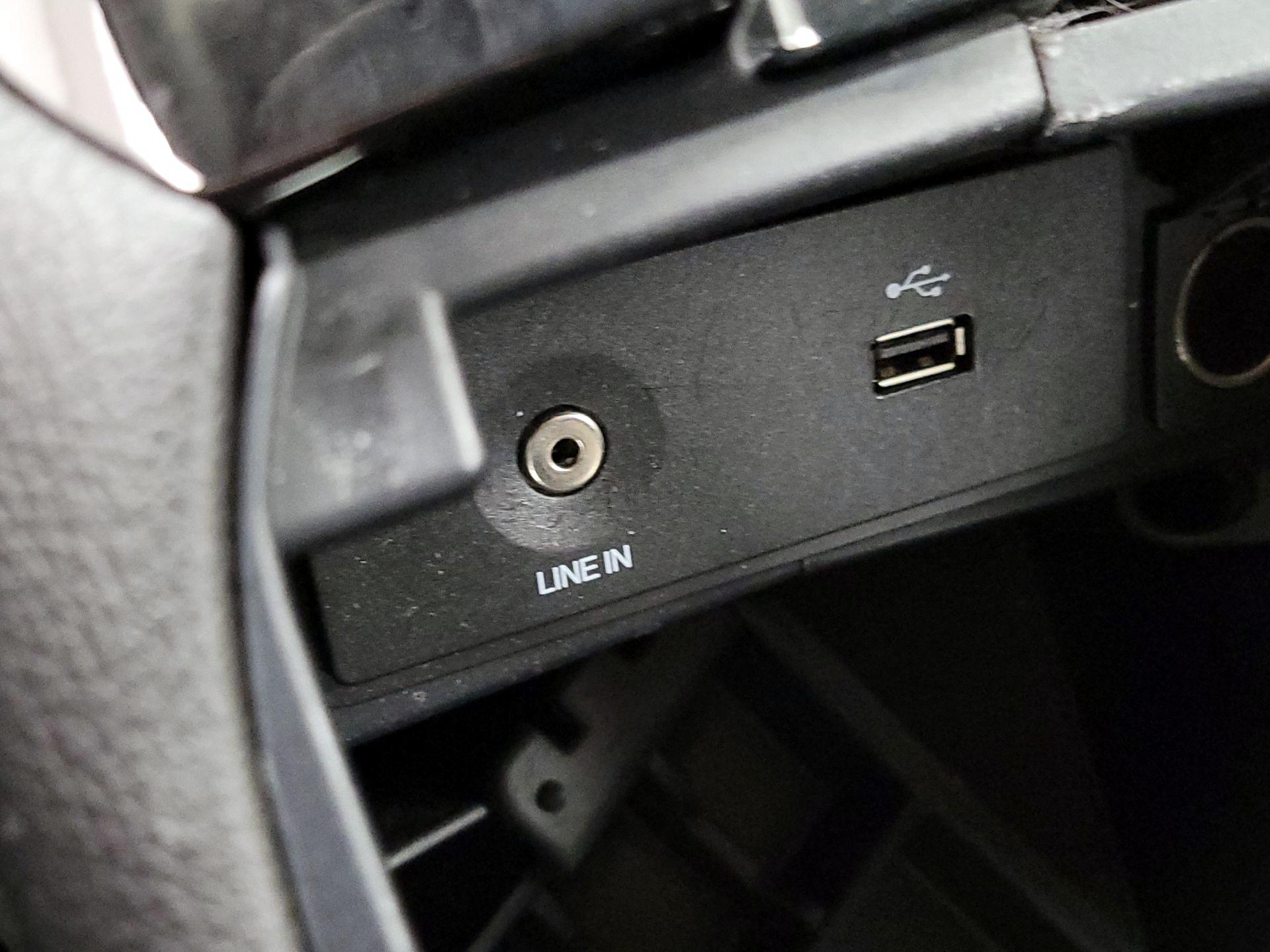 Thumbnail: 2015 Ford Fusion - 18