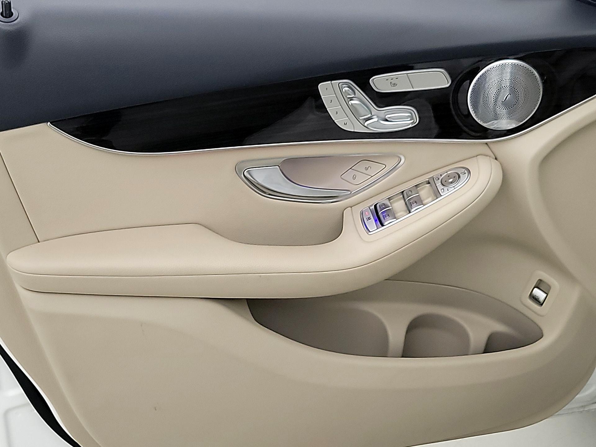 Thumbnail: 2020 Mercedes-Benz GLC - 12