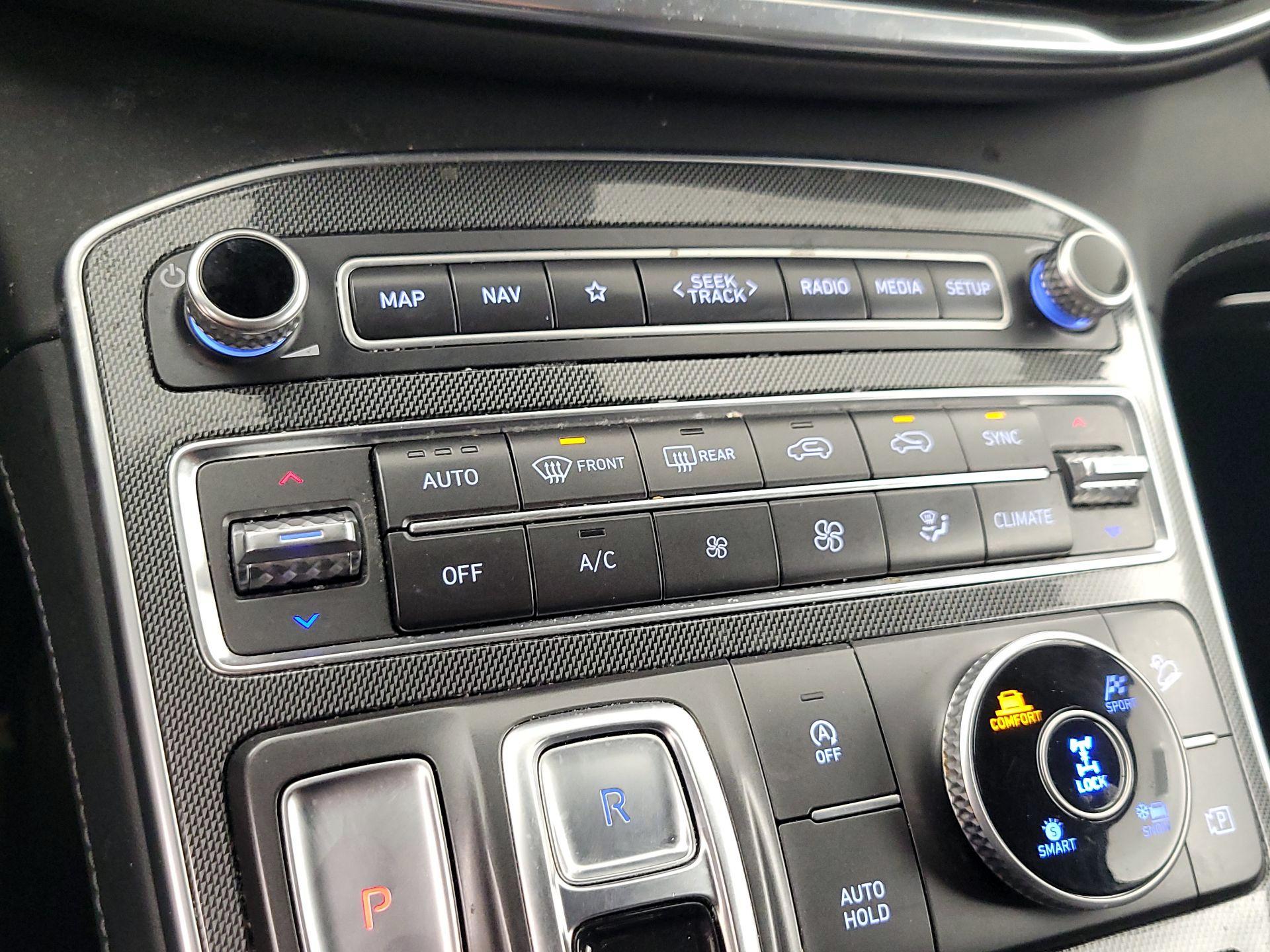 Thumbnail: 2021 Hyundai Santa Fe - 17