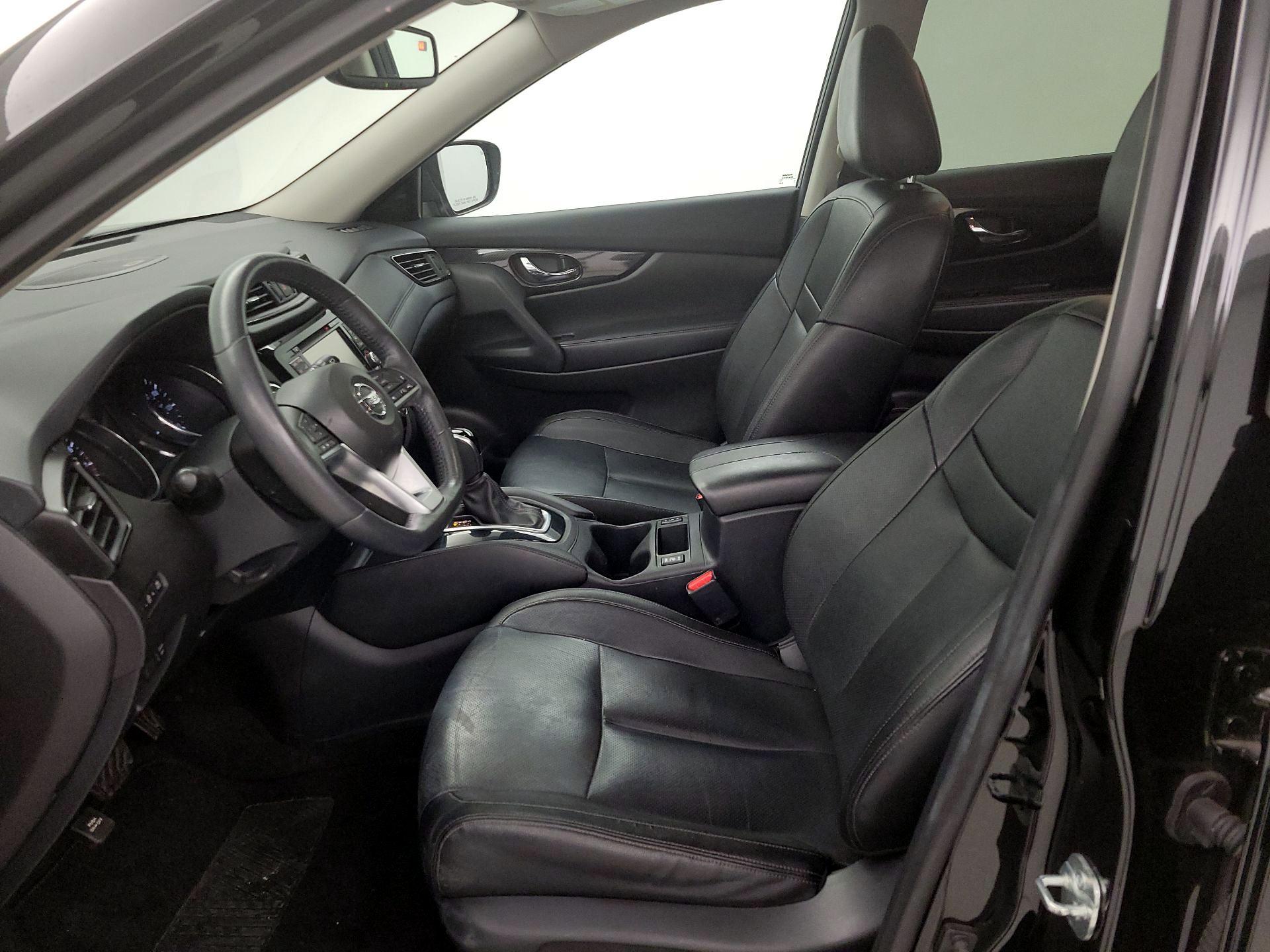 Thumbnail: 2017 Nissan Rogue - 11