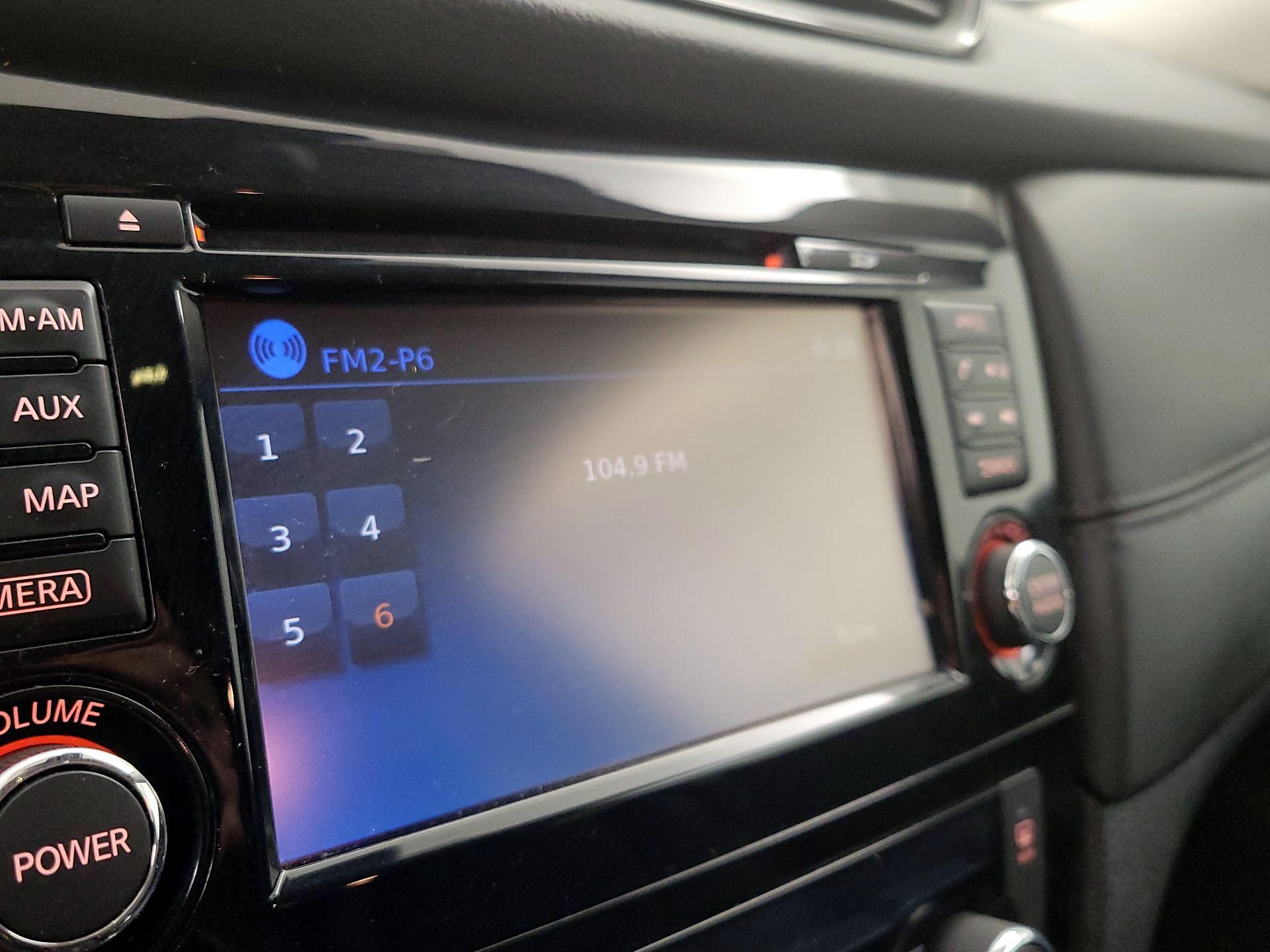 Thumbnail: 2017 Nissan Rogue - 16