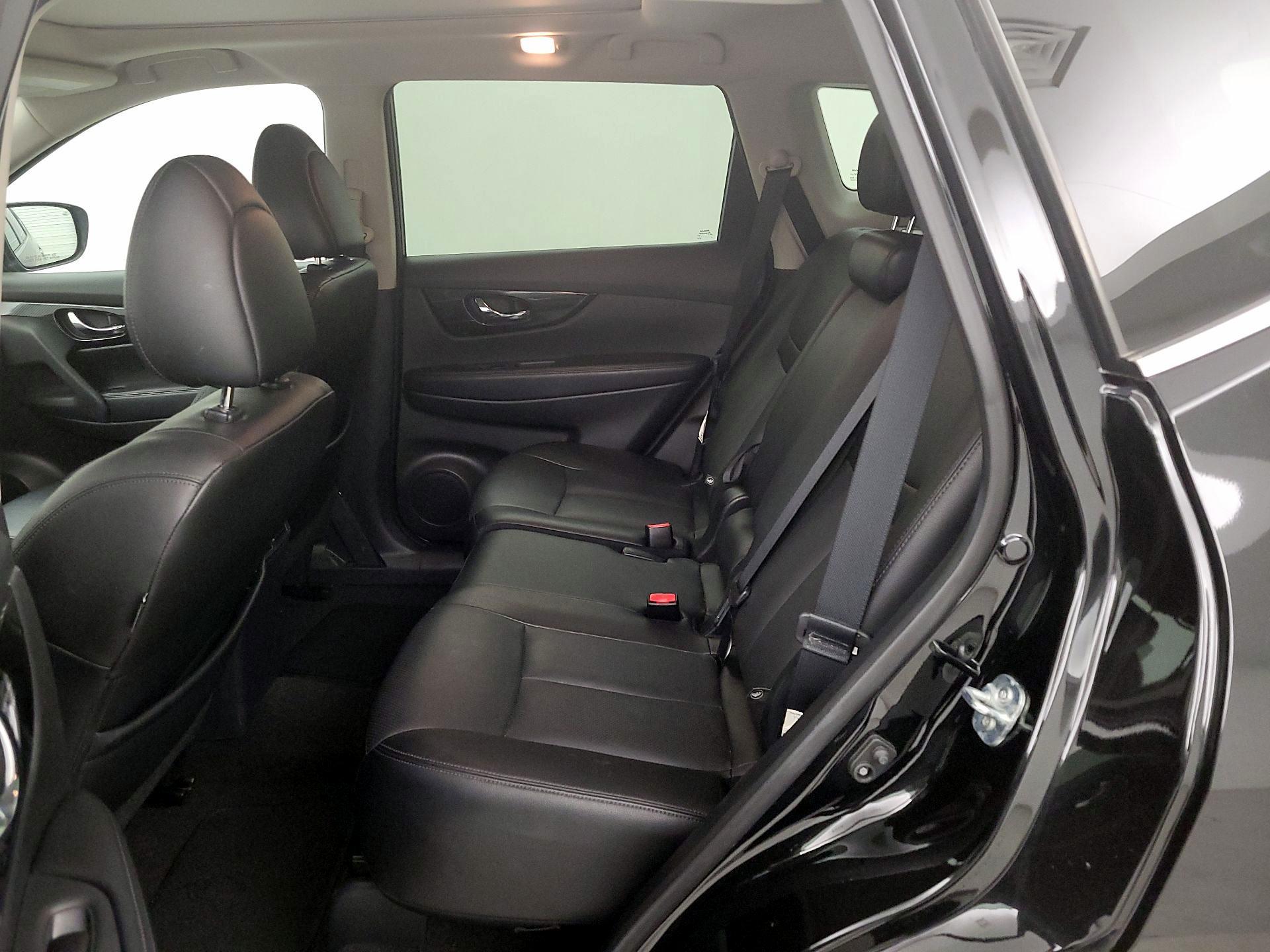 Thumbnail: 2017 Nissan Rogue - 20