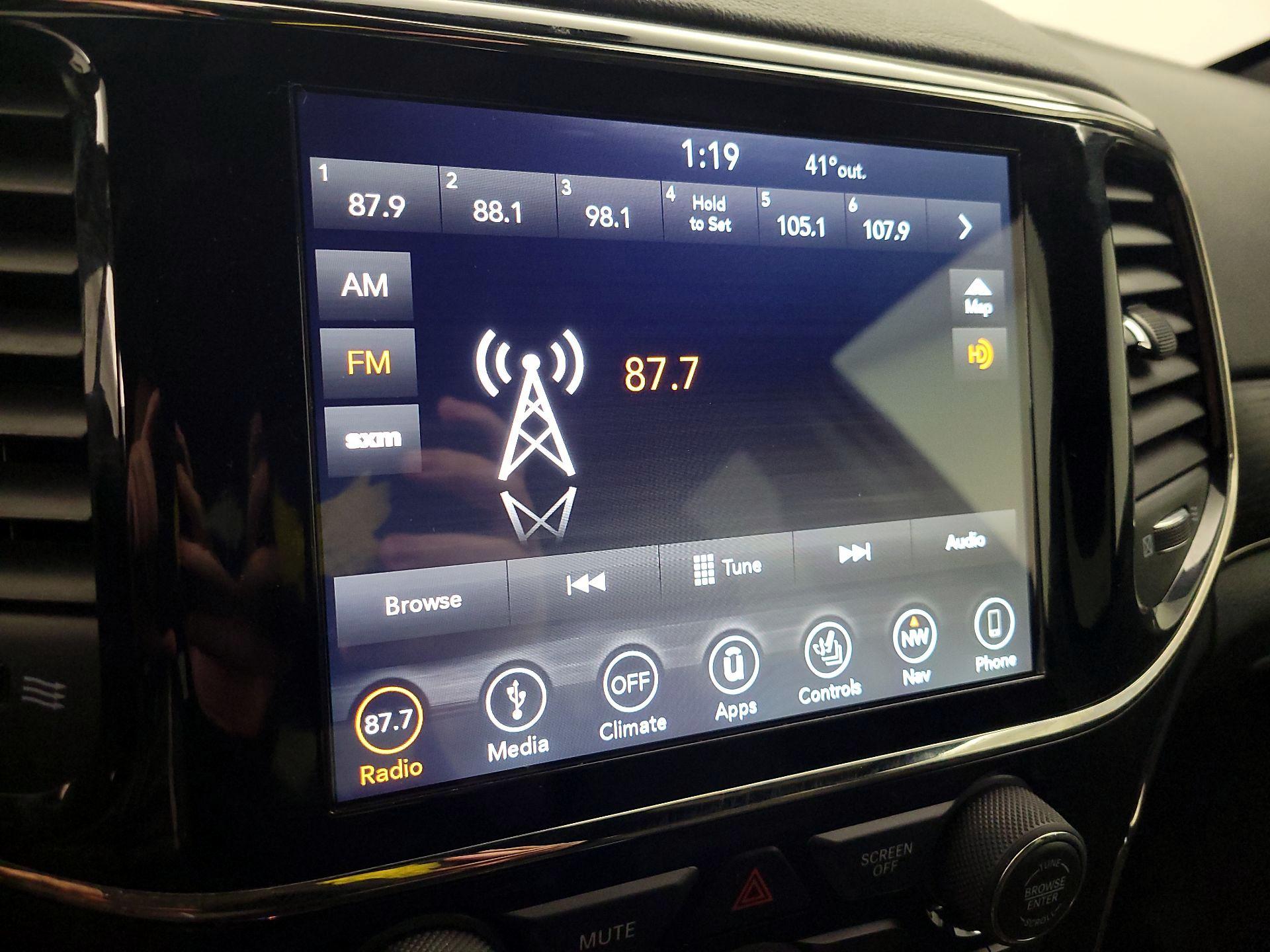 Thumbnail: 2019 Jeep Grand Cherokee - 16