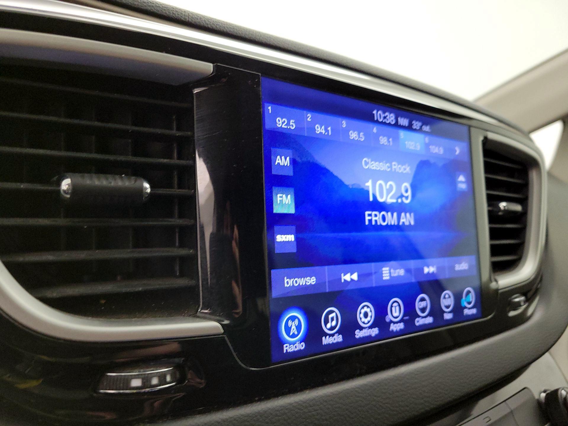 Thumbnail: 2017 Chrysler Pacifica - 16