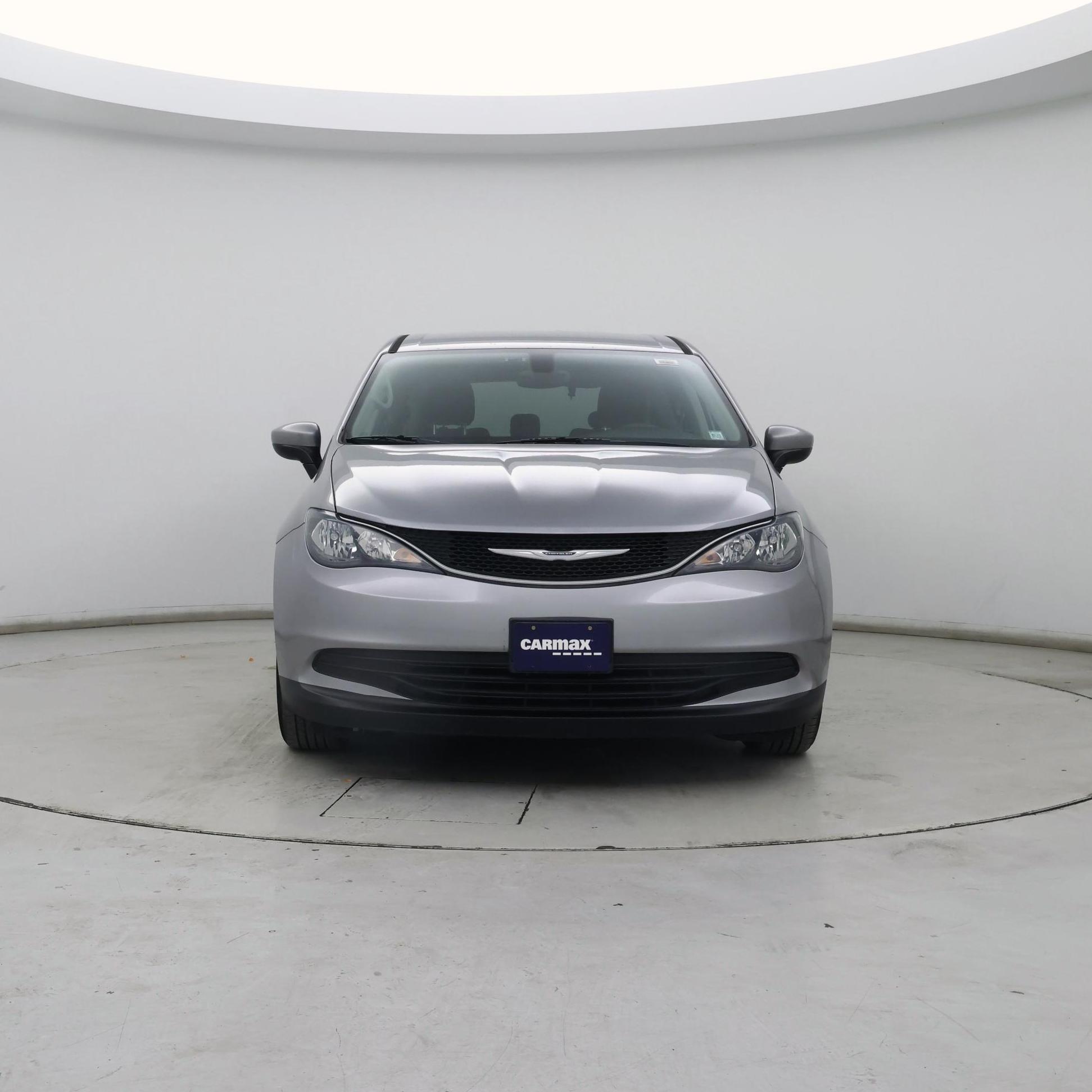 Thumbnail: 2017 Chrysler Pacifica - 5