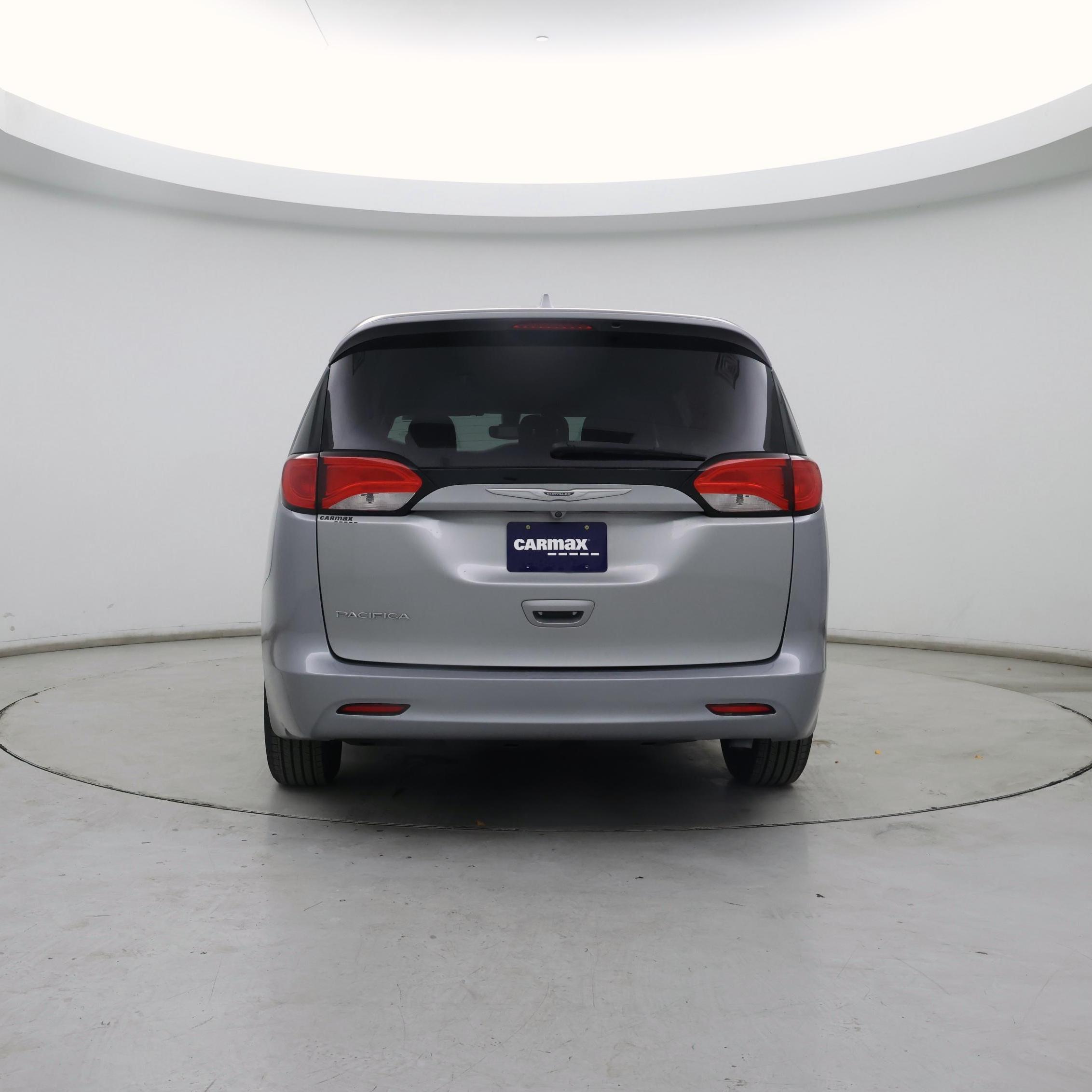 Thumbnail: 2017 Chrysler Pacifica - 6