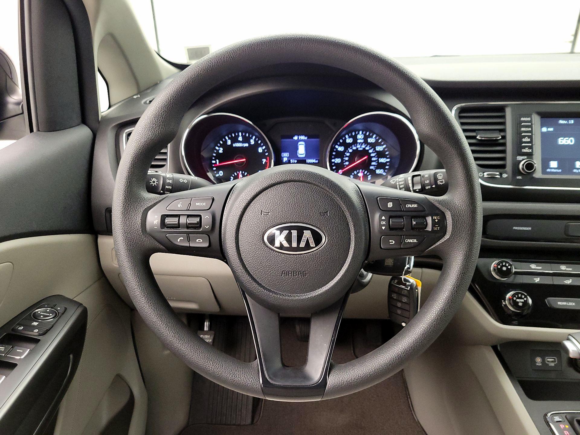 Thumbnail: 2020 Kia Sedona - 10