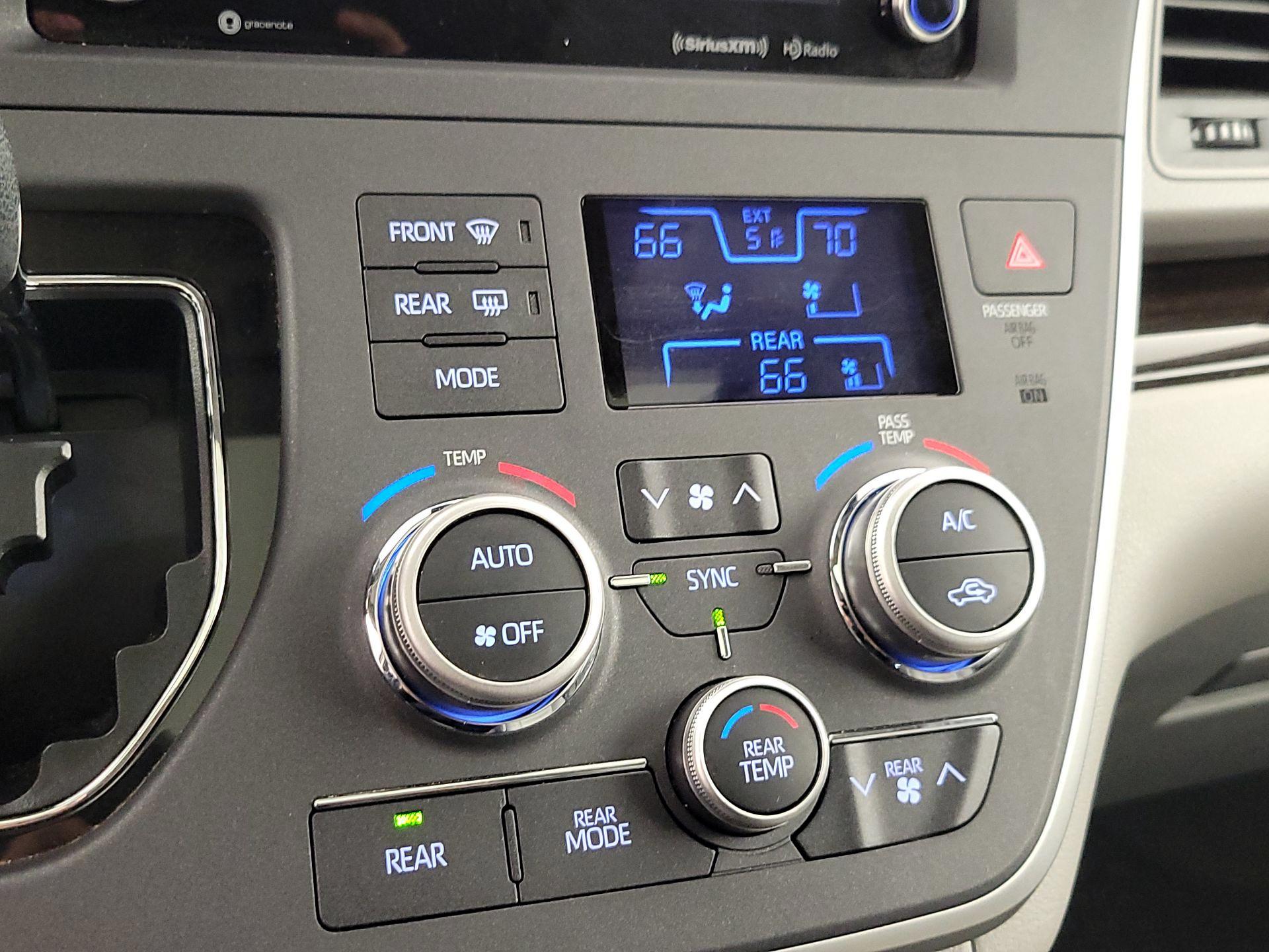 Thumbnail: 2020 Toyota Sienna - 16