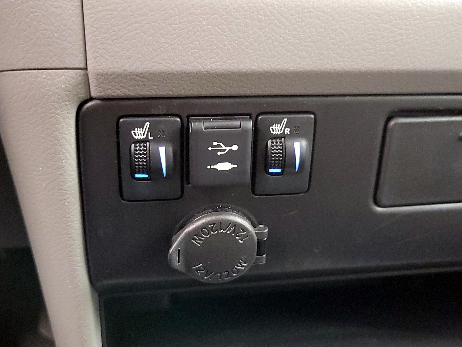 Thumbnail: 2020 Toyota Sienna - 18