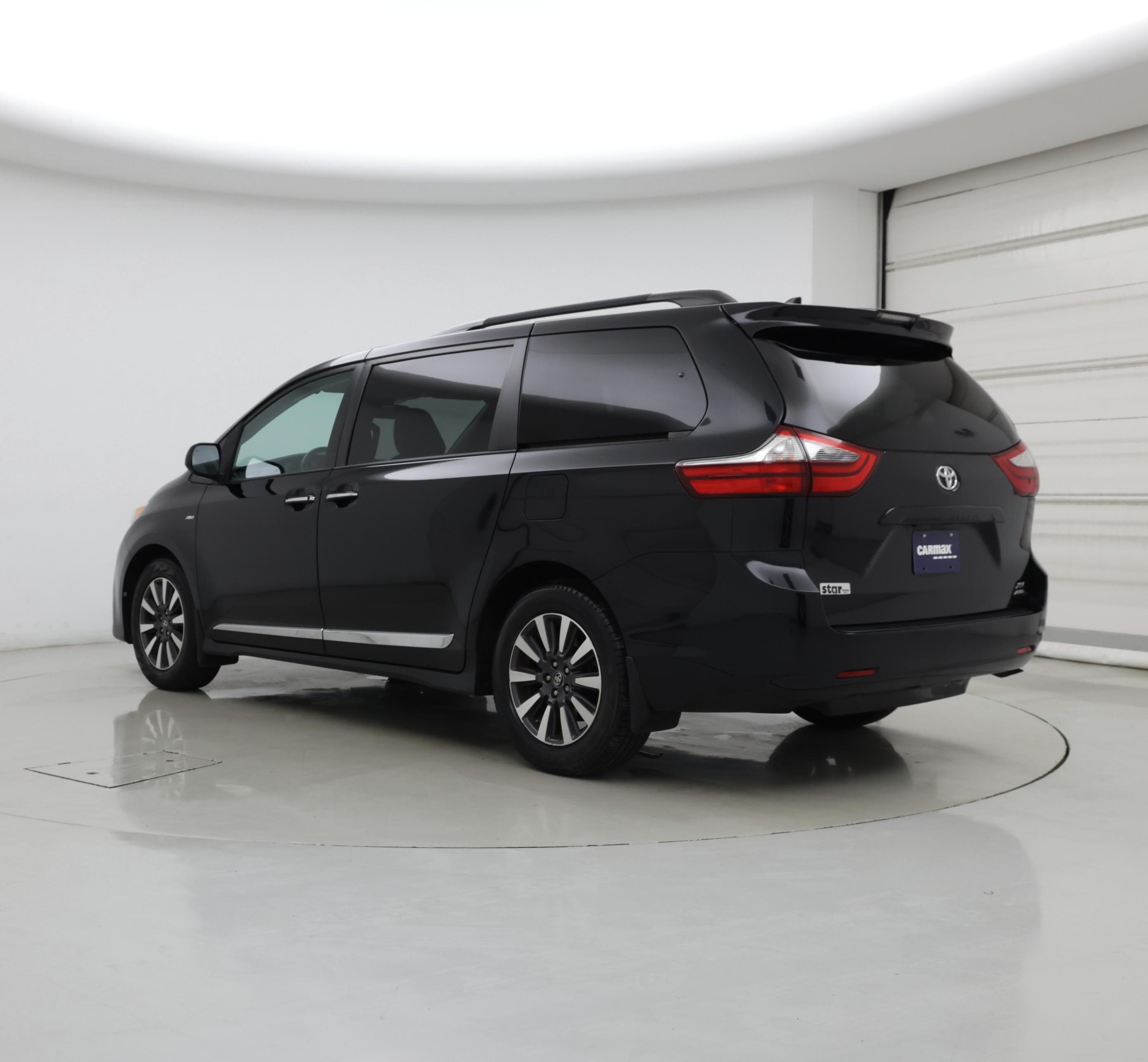 Thumbnail: 2020 Toyota Sienna - 2