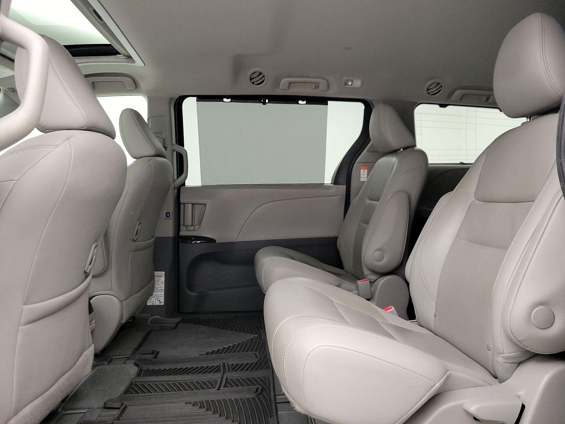 Thumbnail: 2020 Toyota Sienna - 20