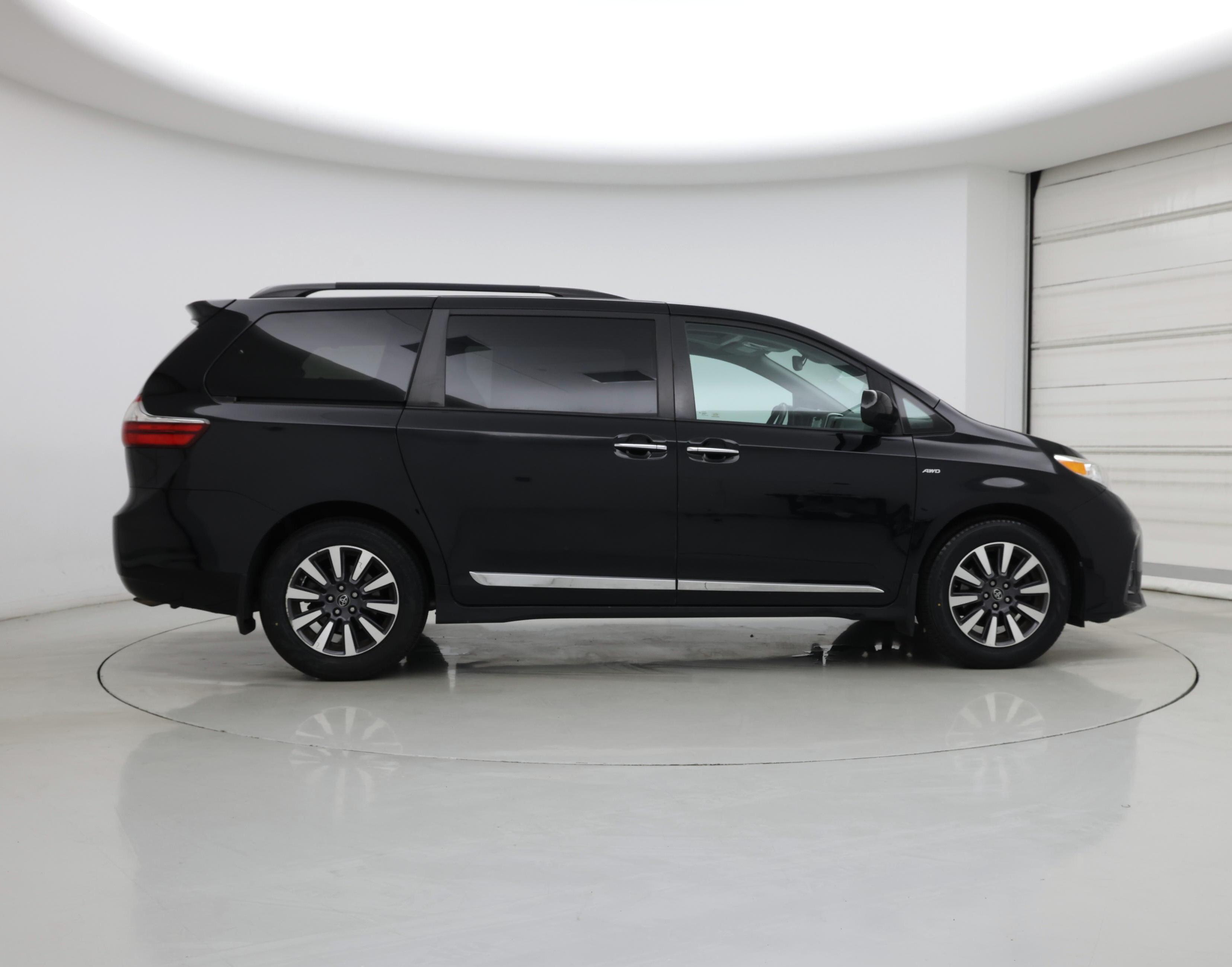 Thumbnail: 2020 Toyota Sienna - 7