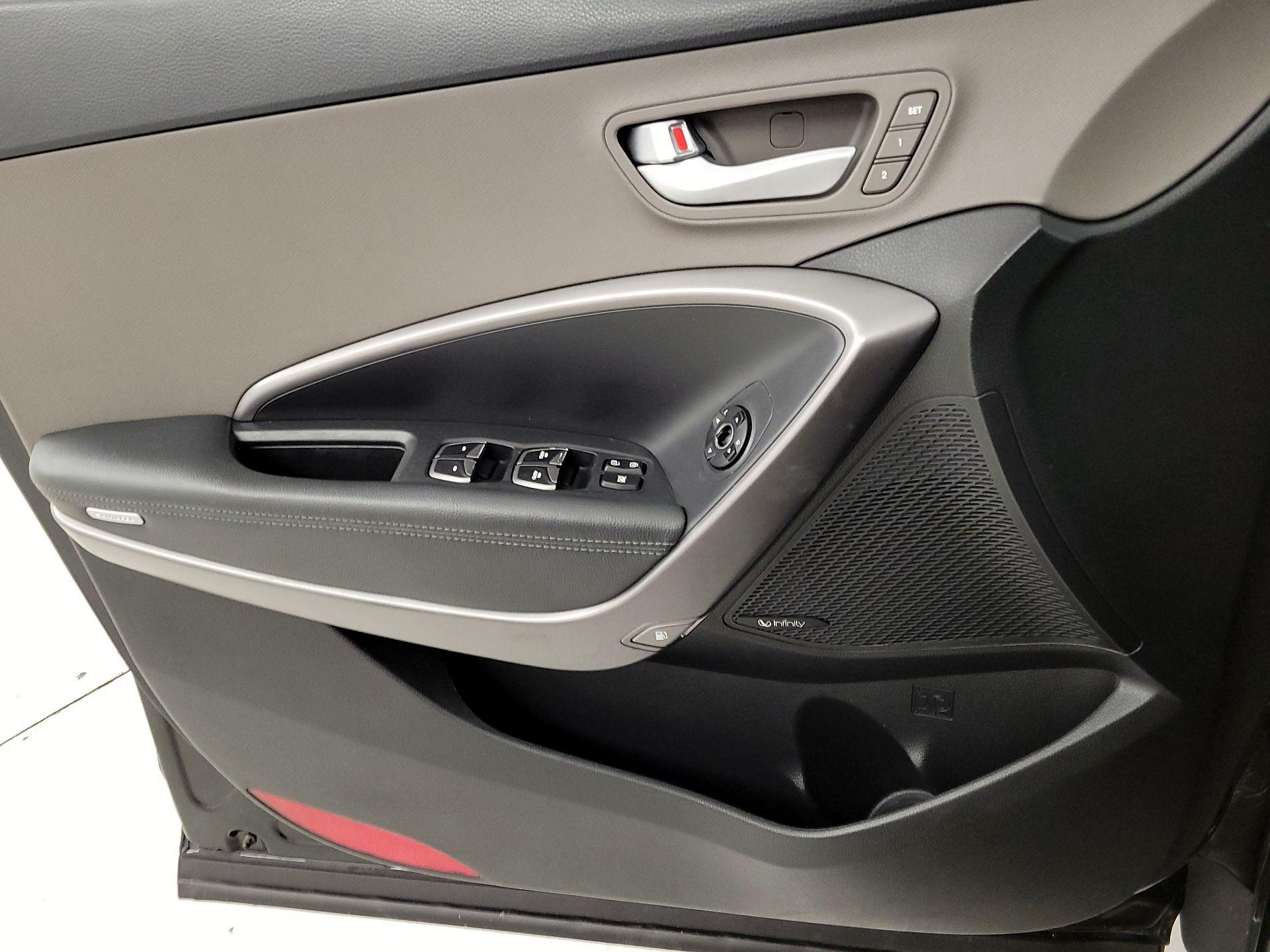 Thumbnail: 2017 Hyundai Santa Fe - 12