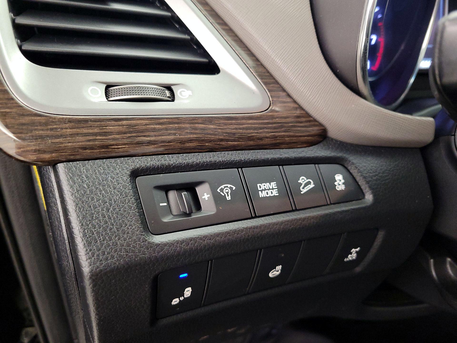 Thumbnail: 2017 Hyundai Santa Fe - 13