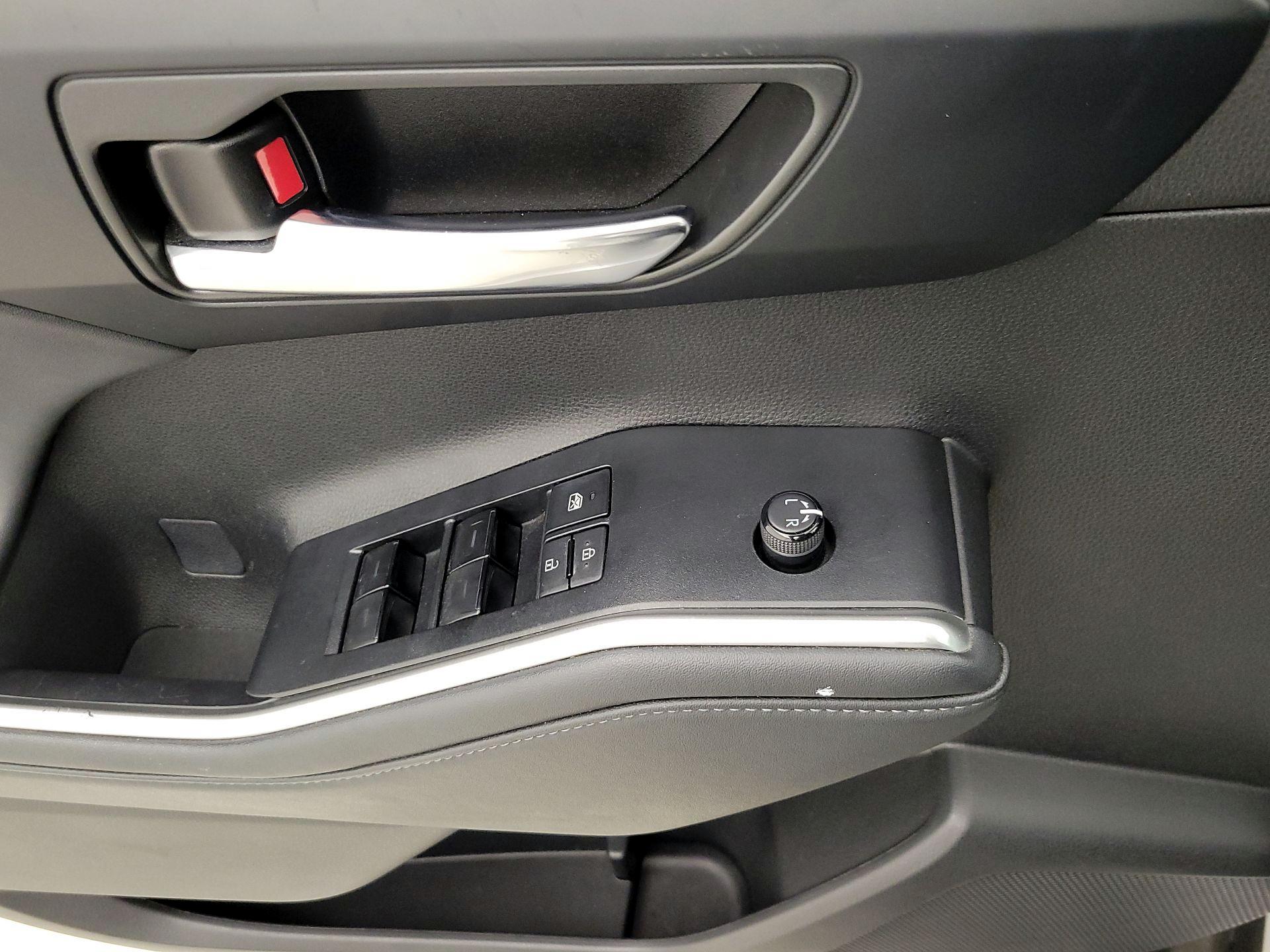 Thumbnail: 2022 Toyota Highlander - 12