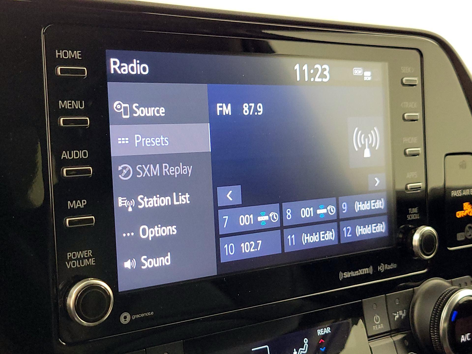 Thumbnail: 2022 Toyota Highlander - 15